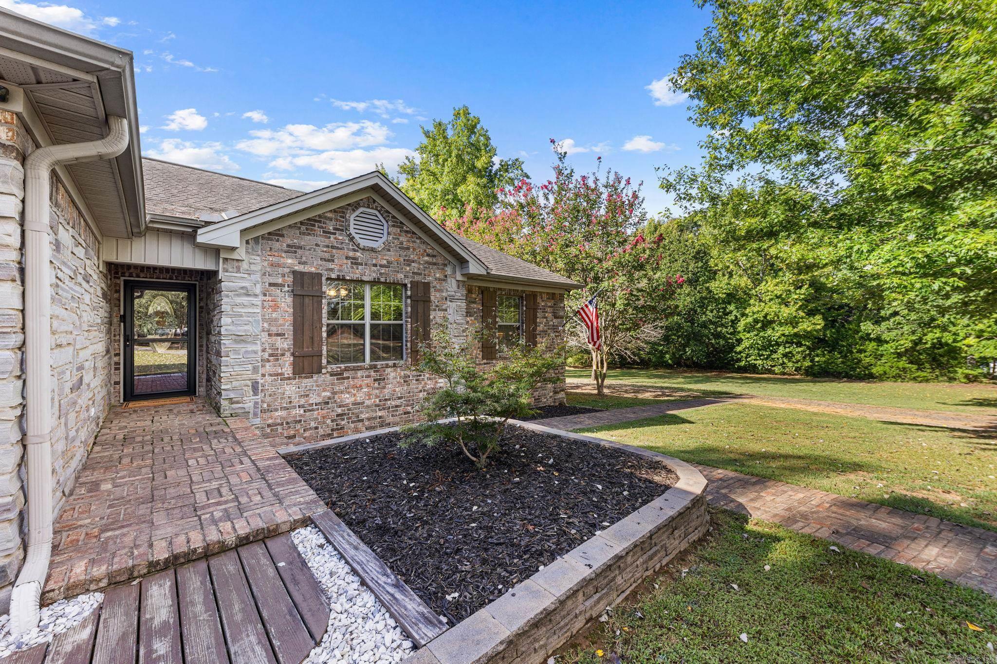 27 N Springhill Ln Lane — photo 4
