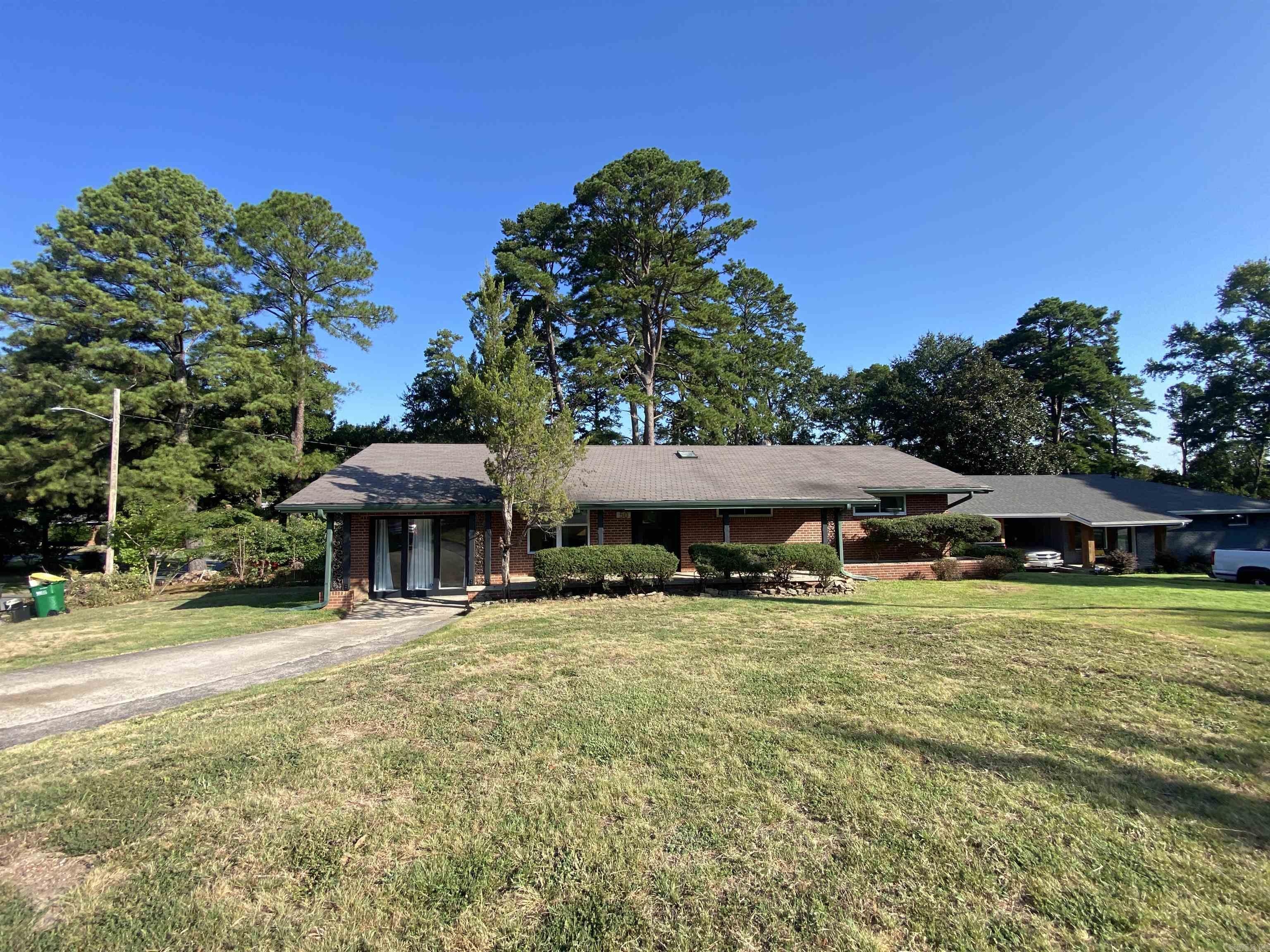50 Broadmoor Drive — exterior