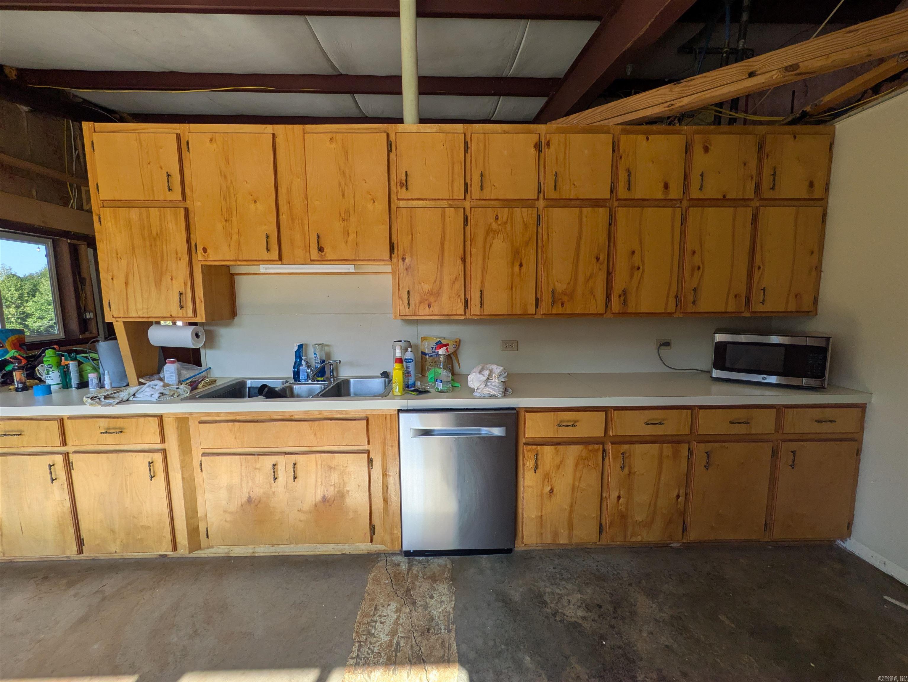 9445 County Road 5440  Ozone, AR