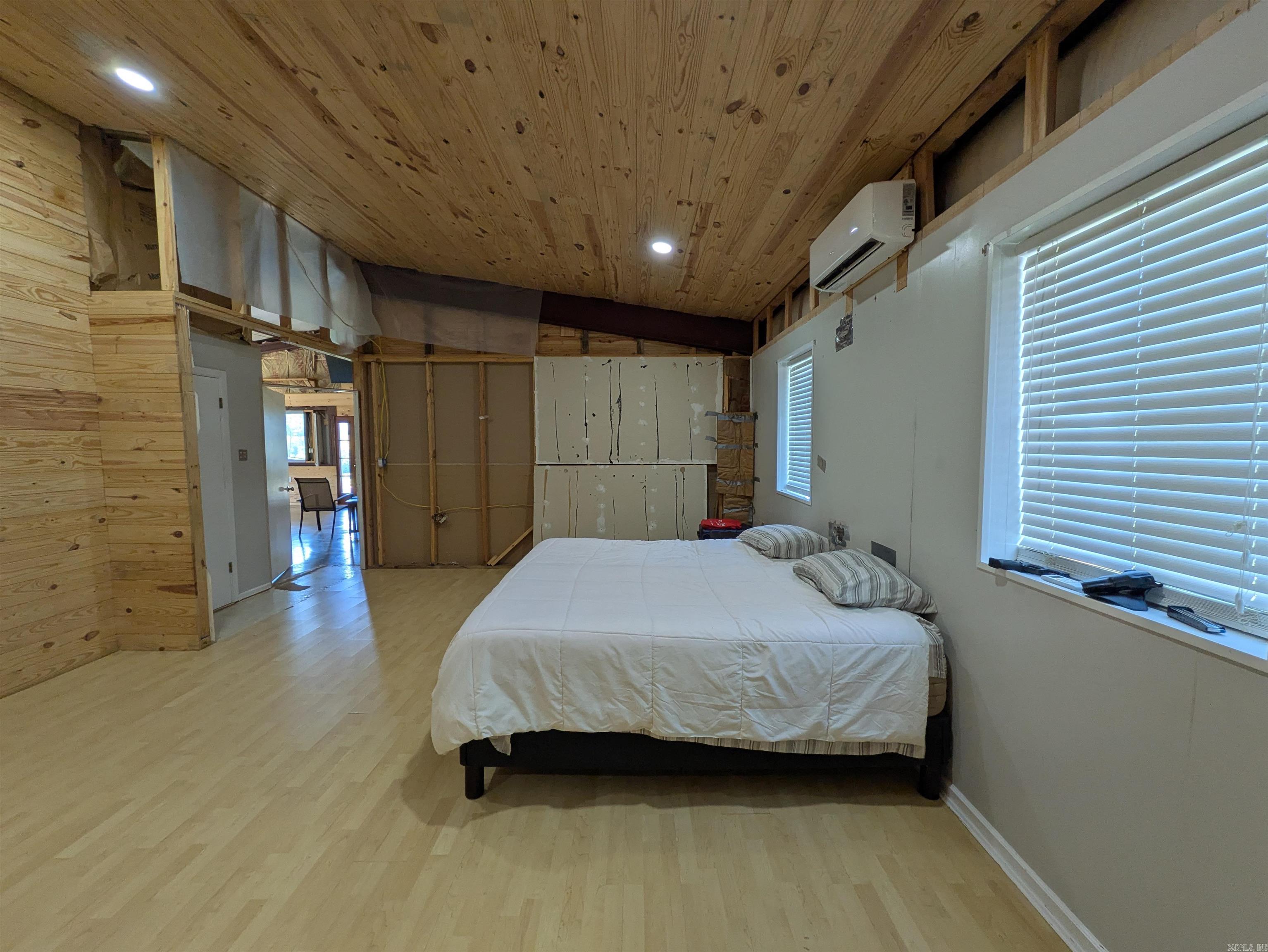 9445 County Road 5440  Ozone, AR