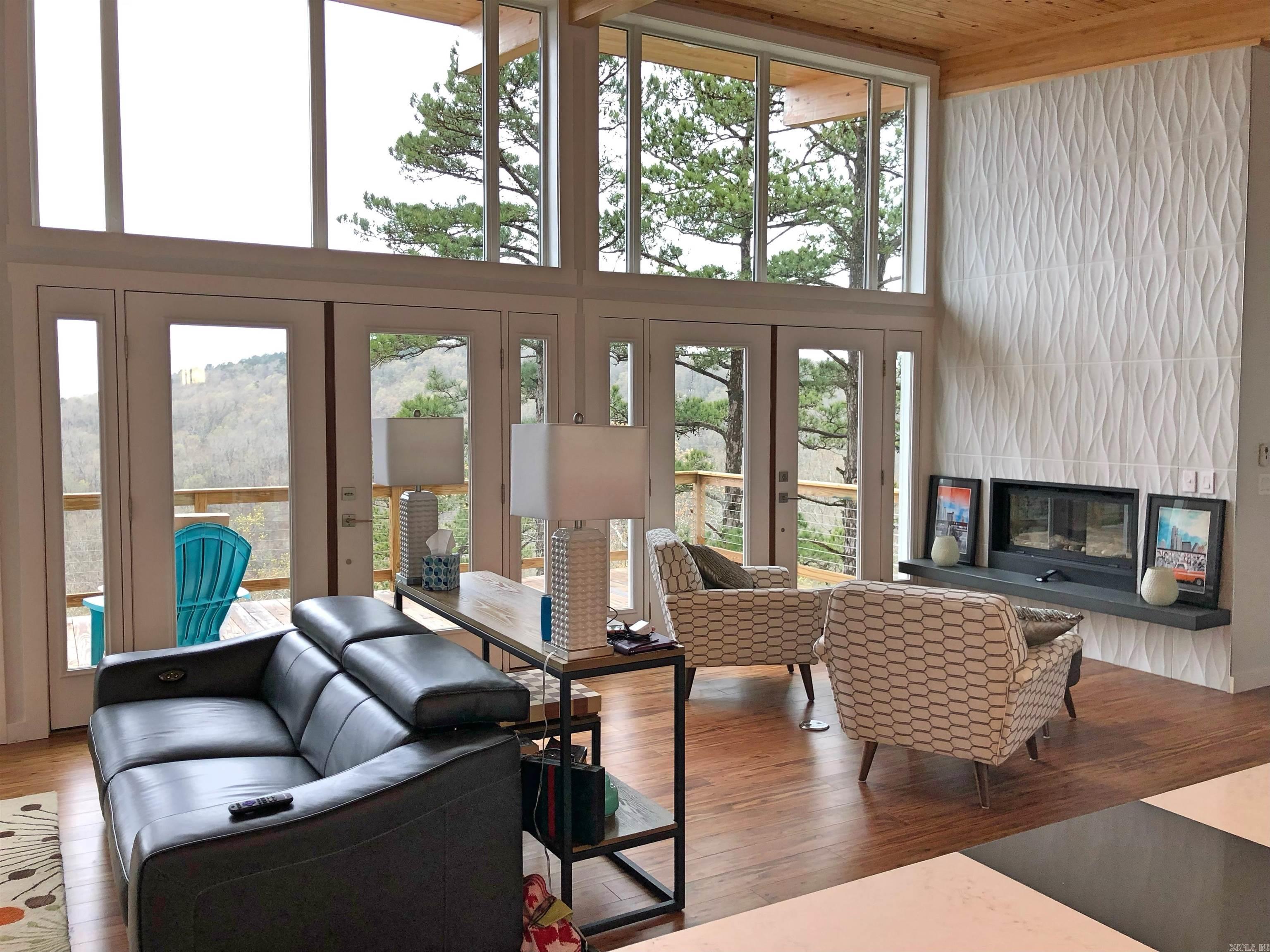 1325 Kahoka Rd