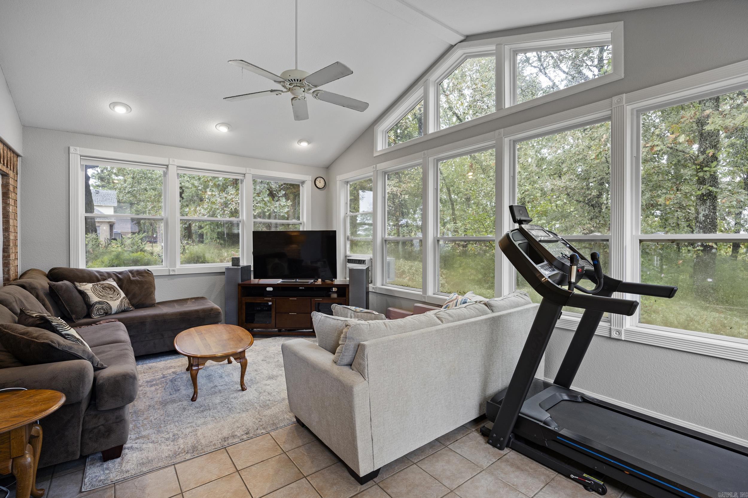 12 W Ridgeline Dr Russellville, AR 72802