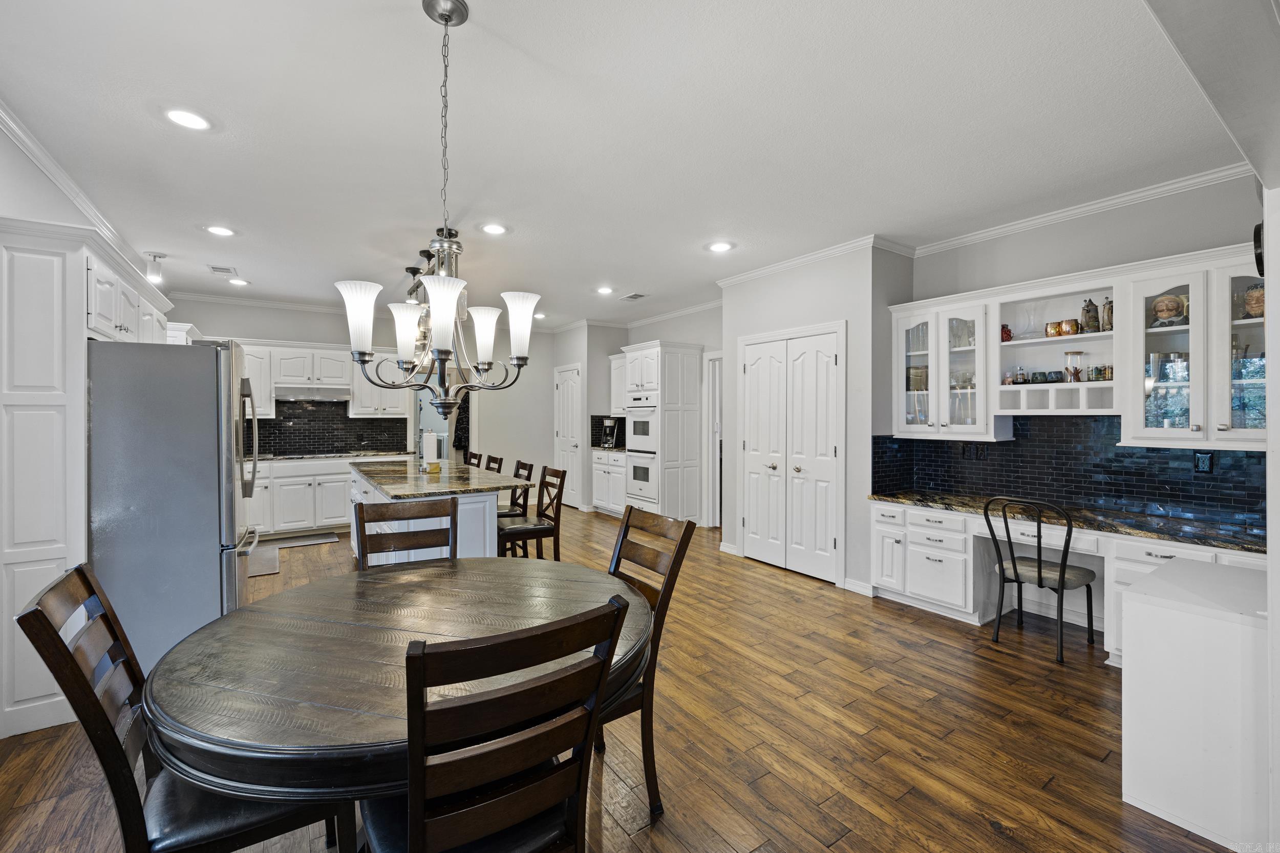 12 W Ridgeline Dr Russellville, AR 72802