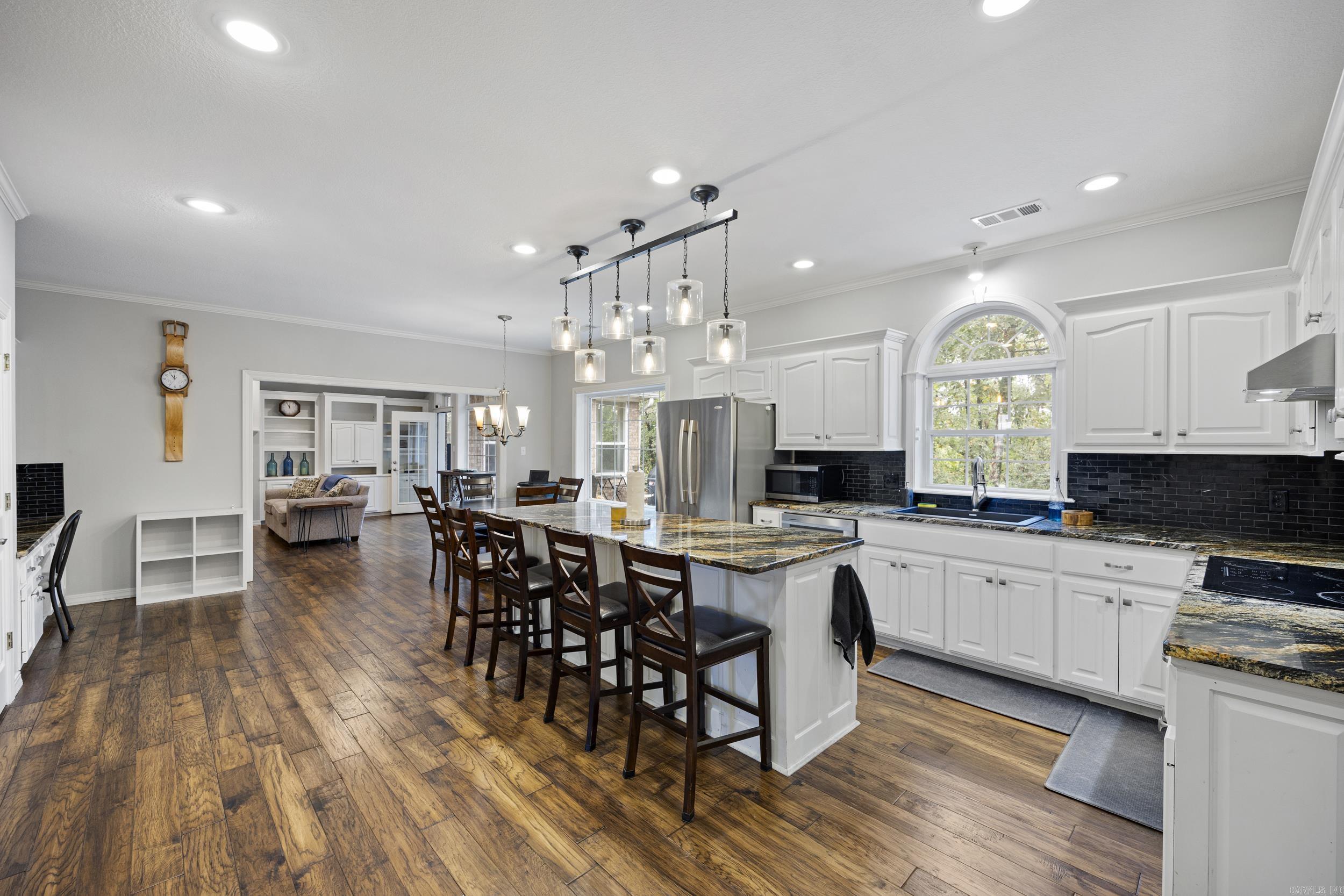 12 W Ridgeline Dr Russellville, AR 72802