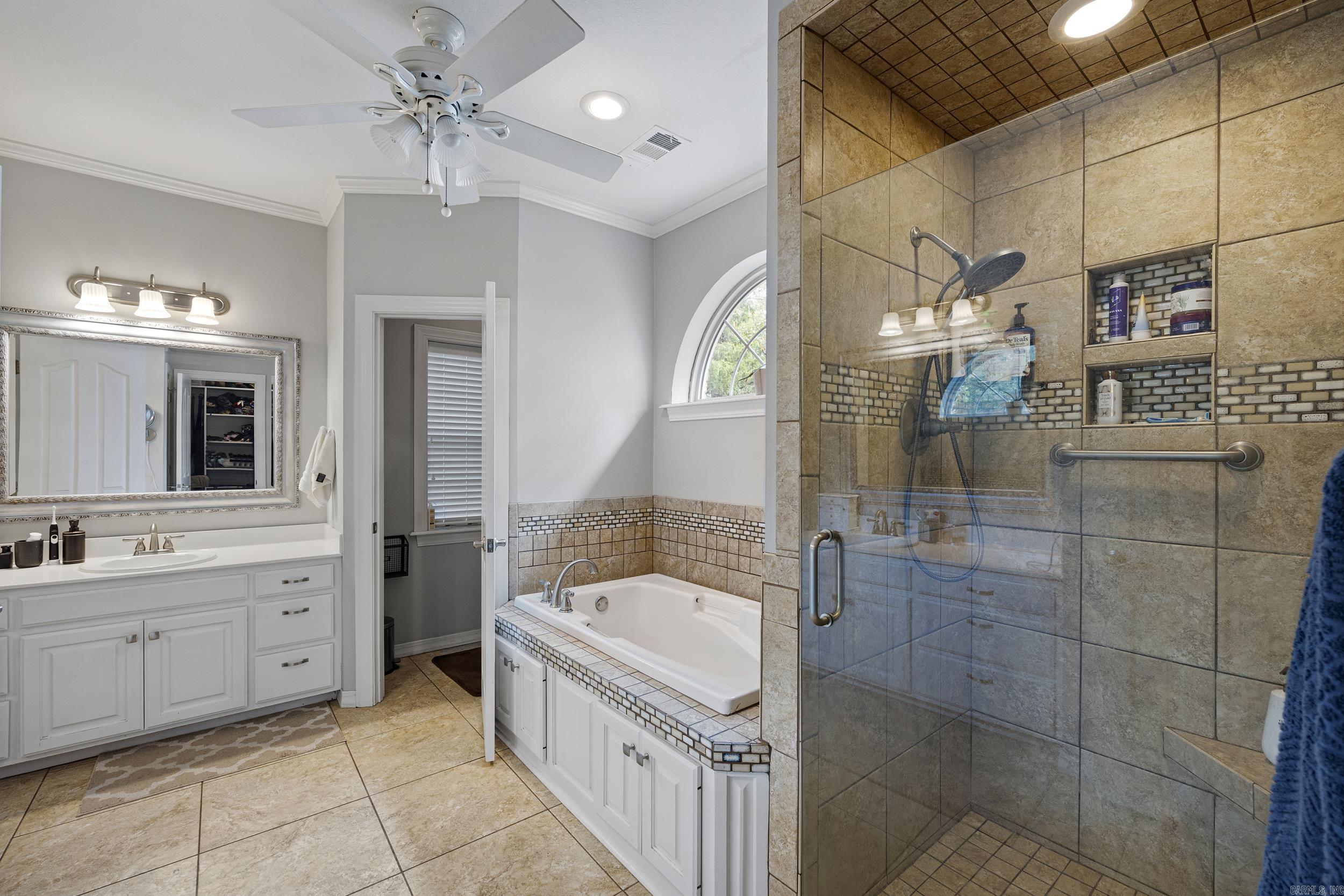 12 W Ridgeline Dr Russellville, AR 72802