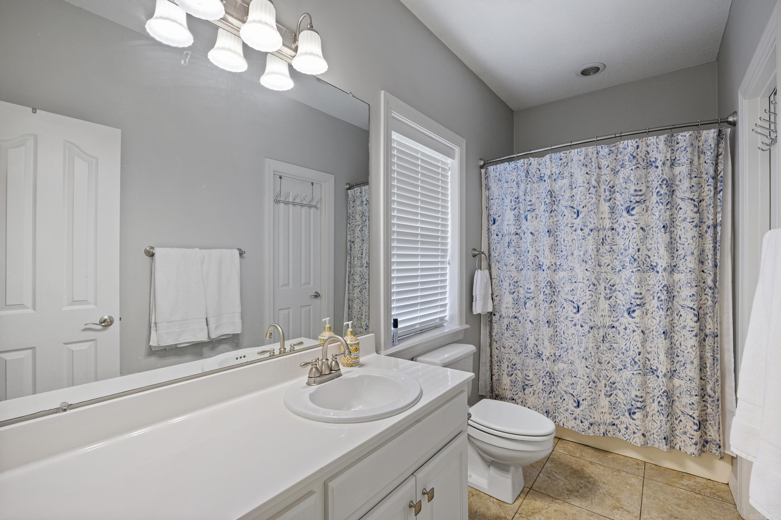 12 W Ridgeline Dr Russellville, AR 72802