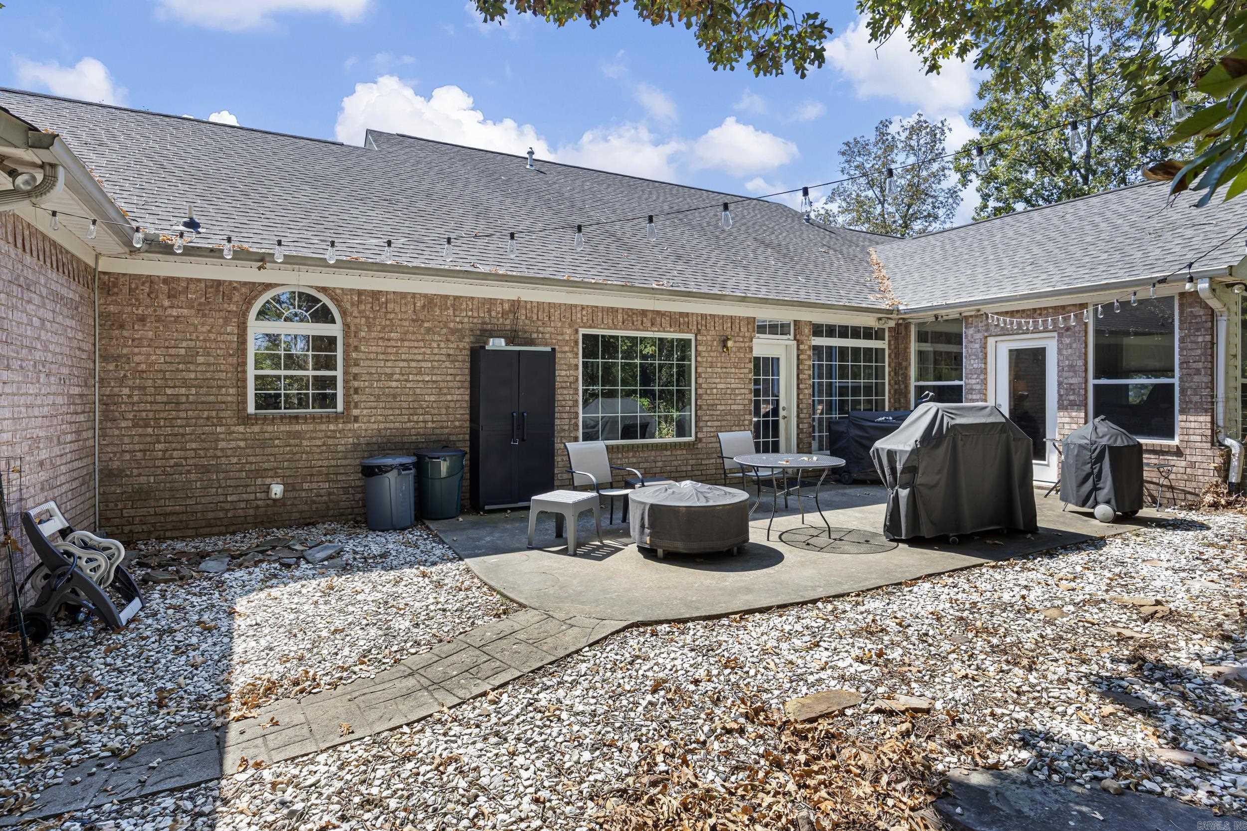 12 W Ridgeline Dr Russellville, AR 72802