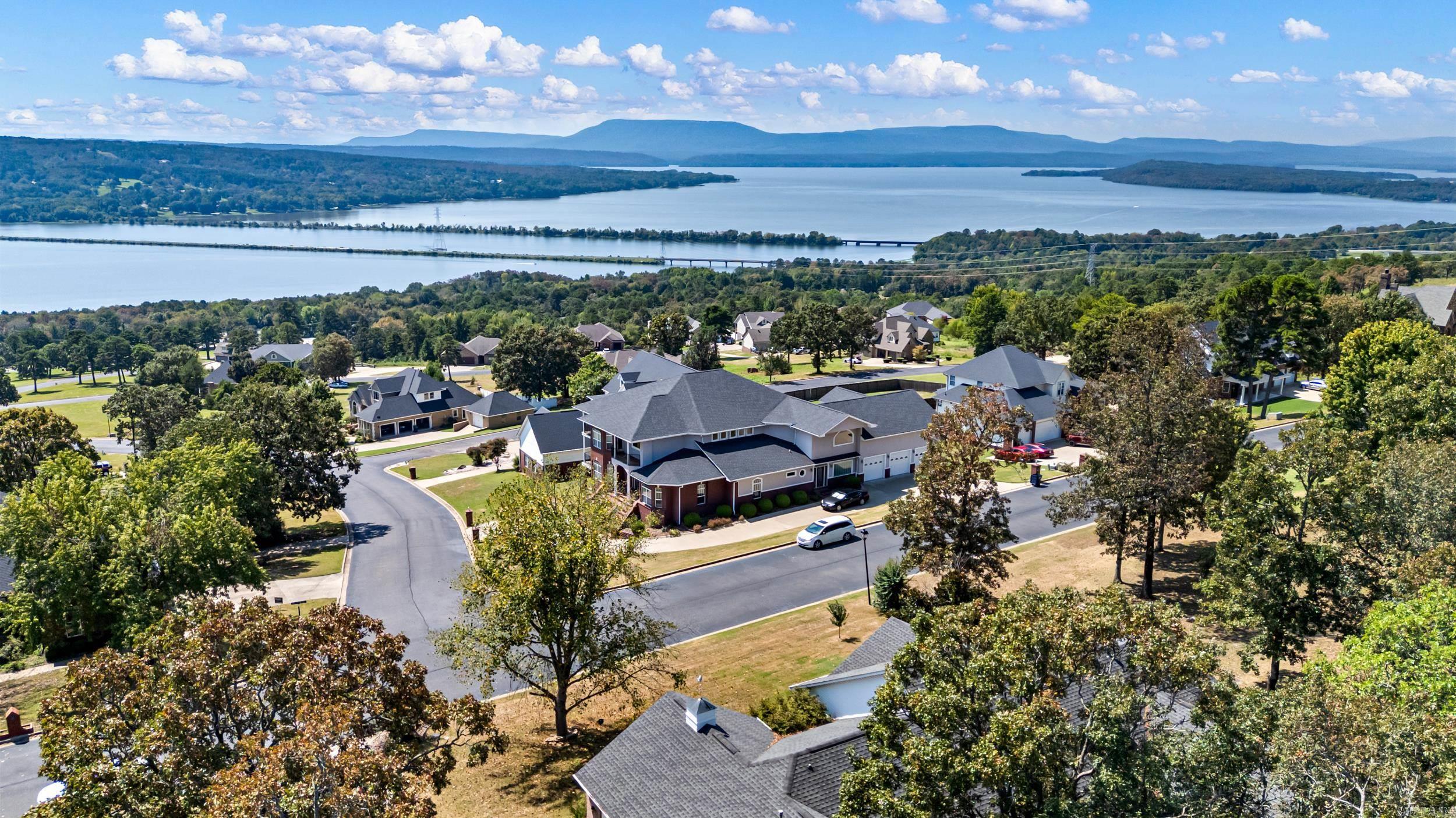 12 W Ridgeline Dr Russellville, AR 72802