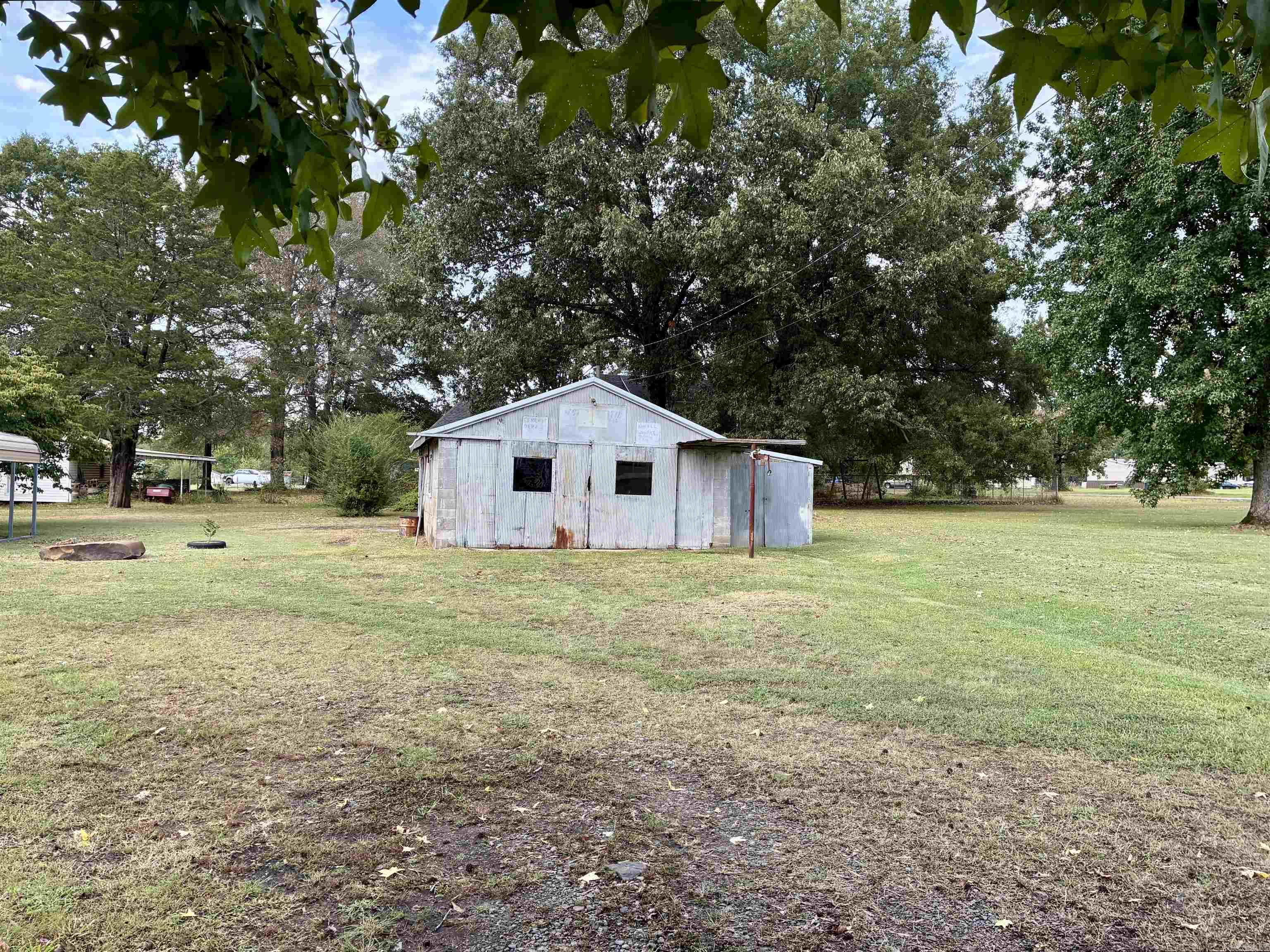 202 E Bennett St. — photo 2