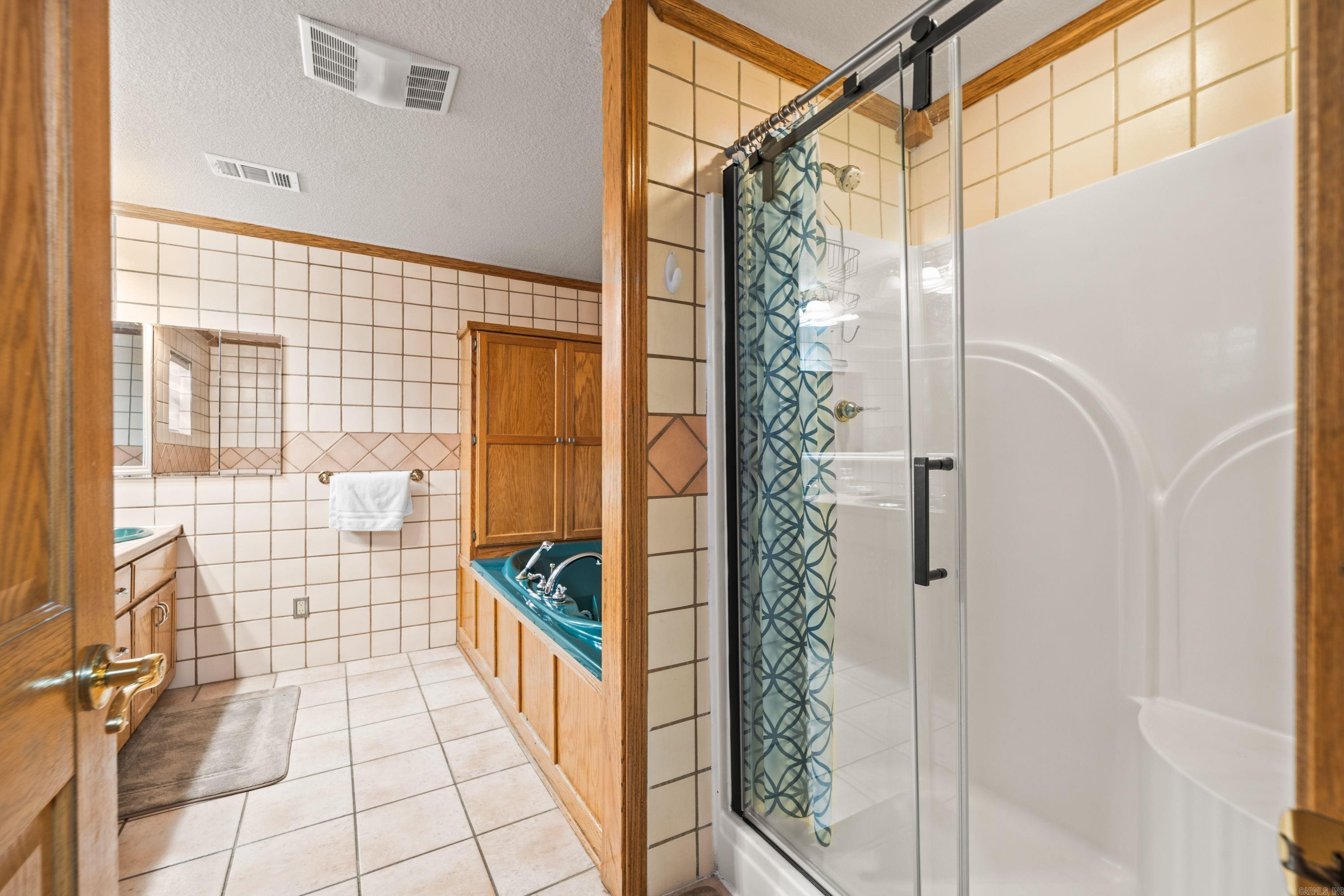 120 Butler Hot Springs National Park, AR 71913