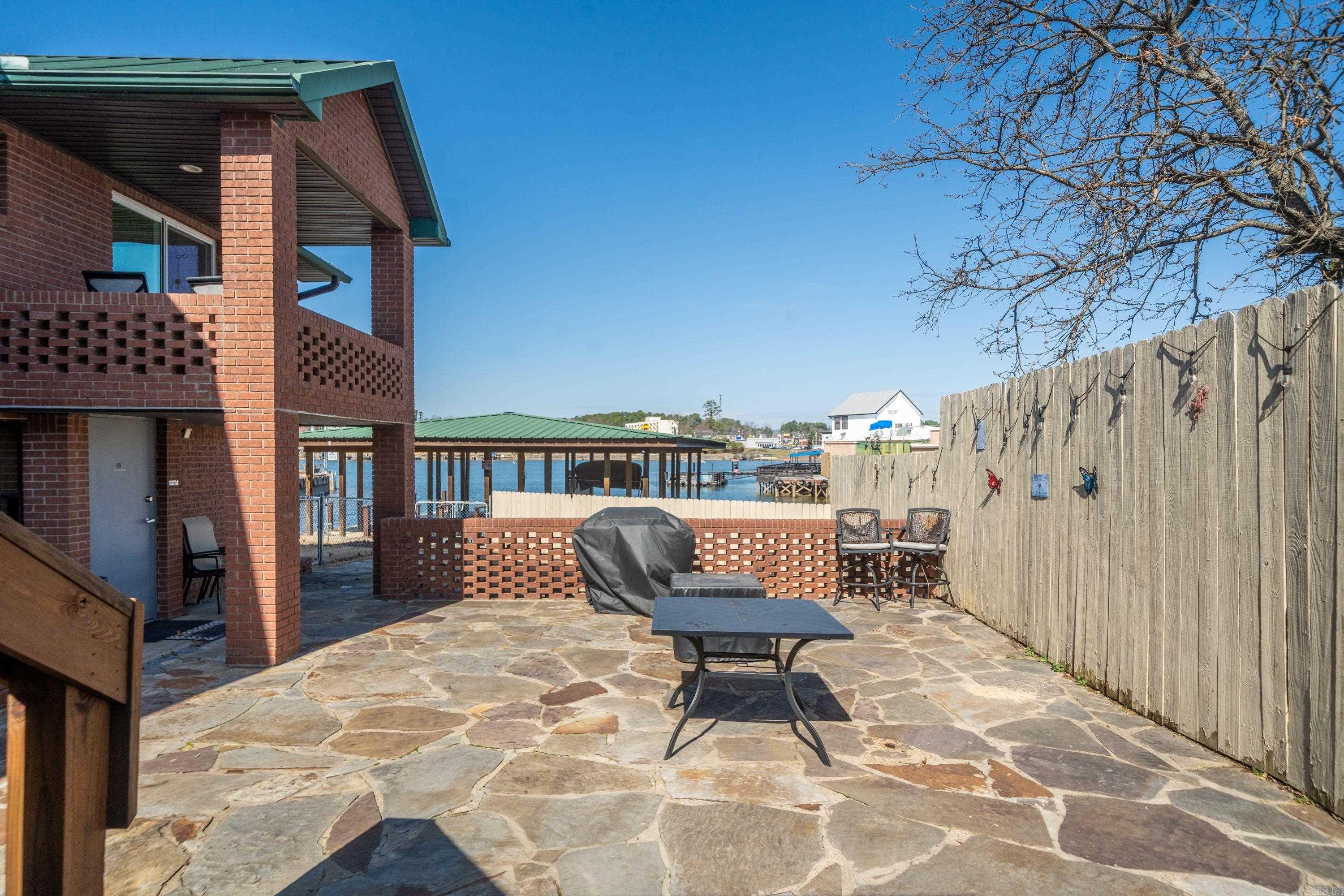 120 Butler Hot Springs National Park, AR 71913