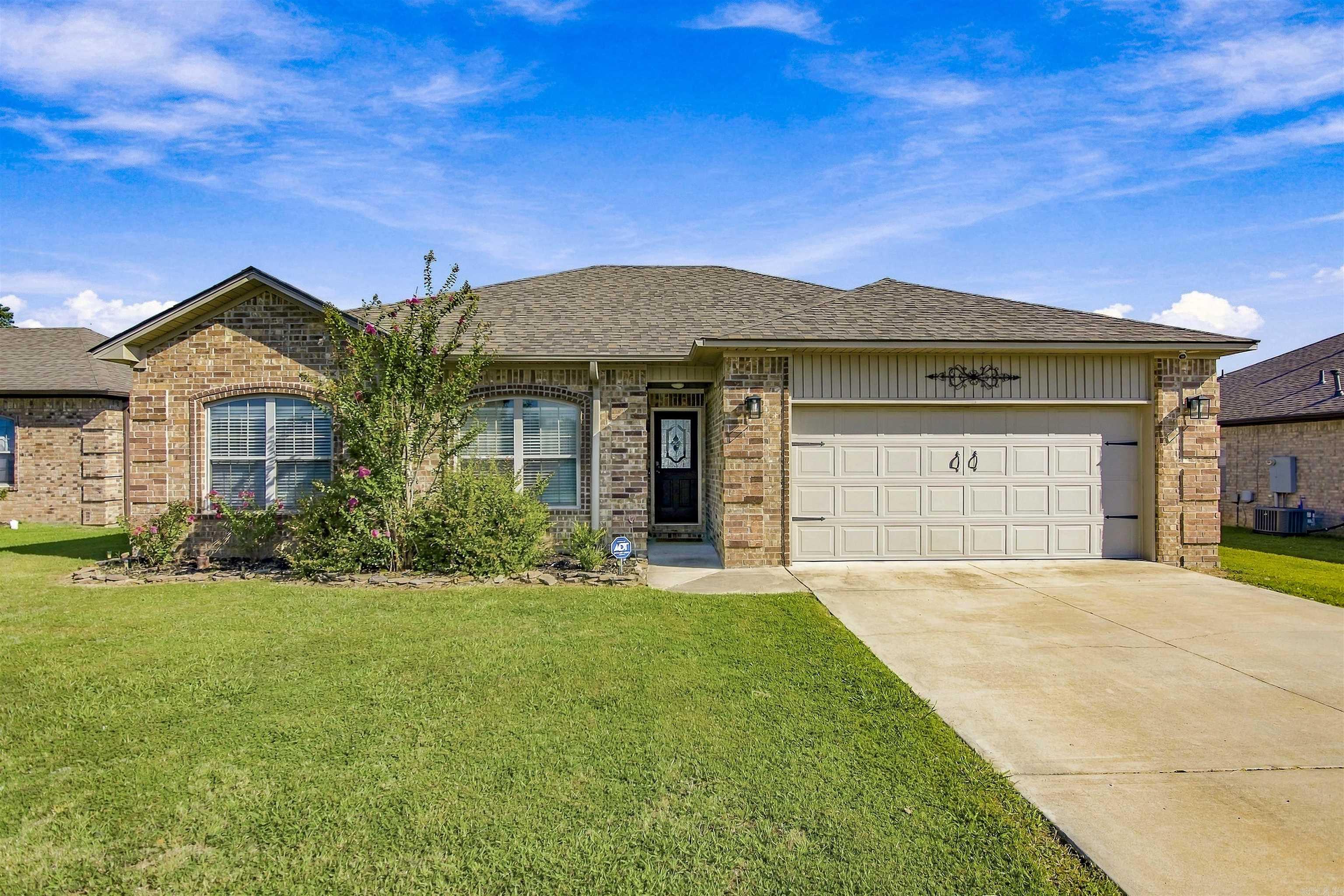 69 Smarty Jones Circle — exterior
