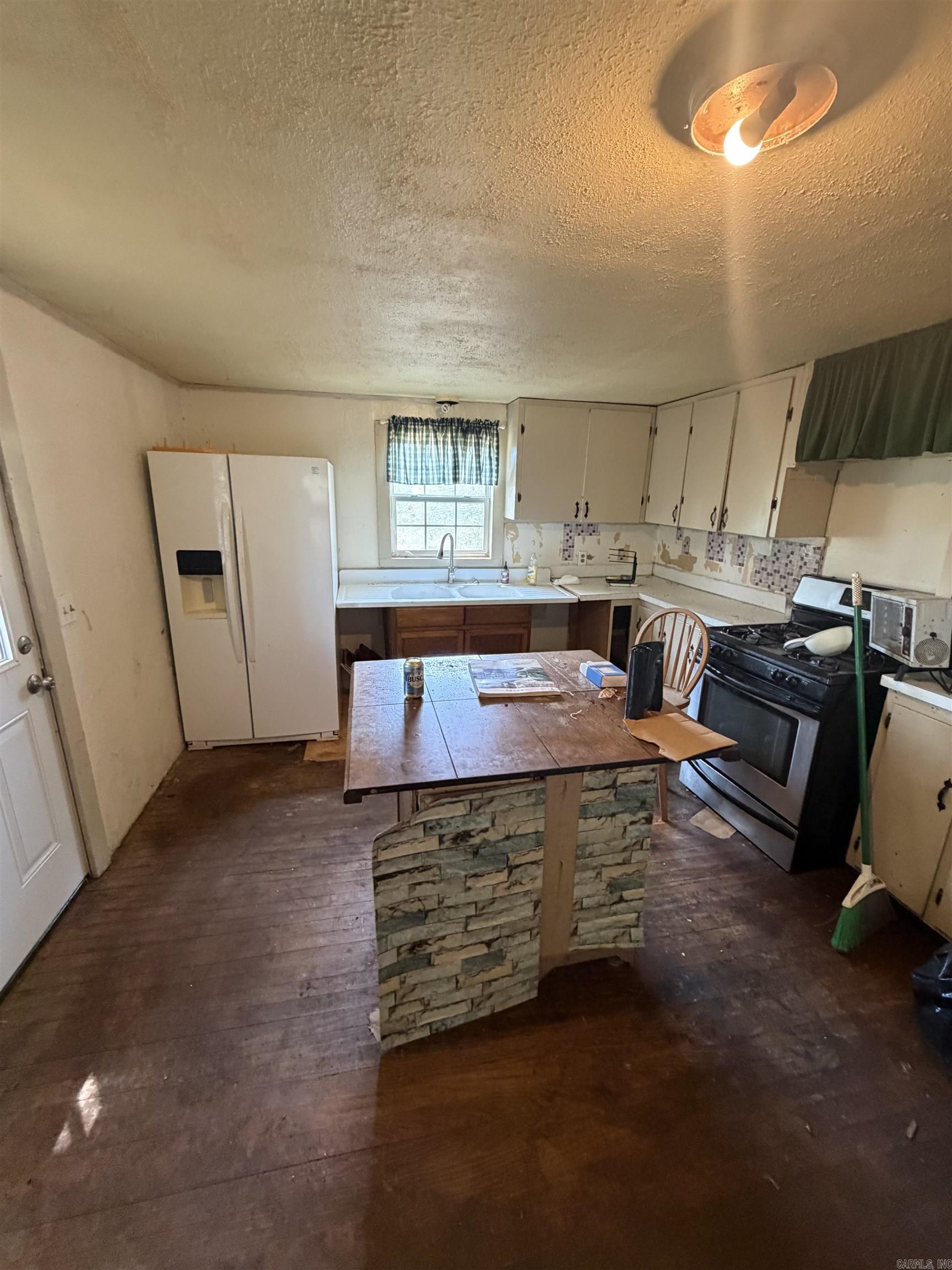 571 Madison 1490  Huntsville, AR