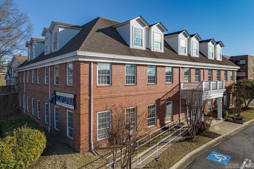 204 Executive Court — exterior