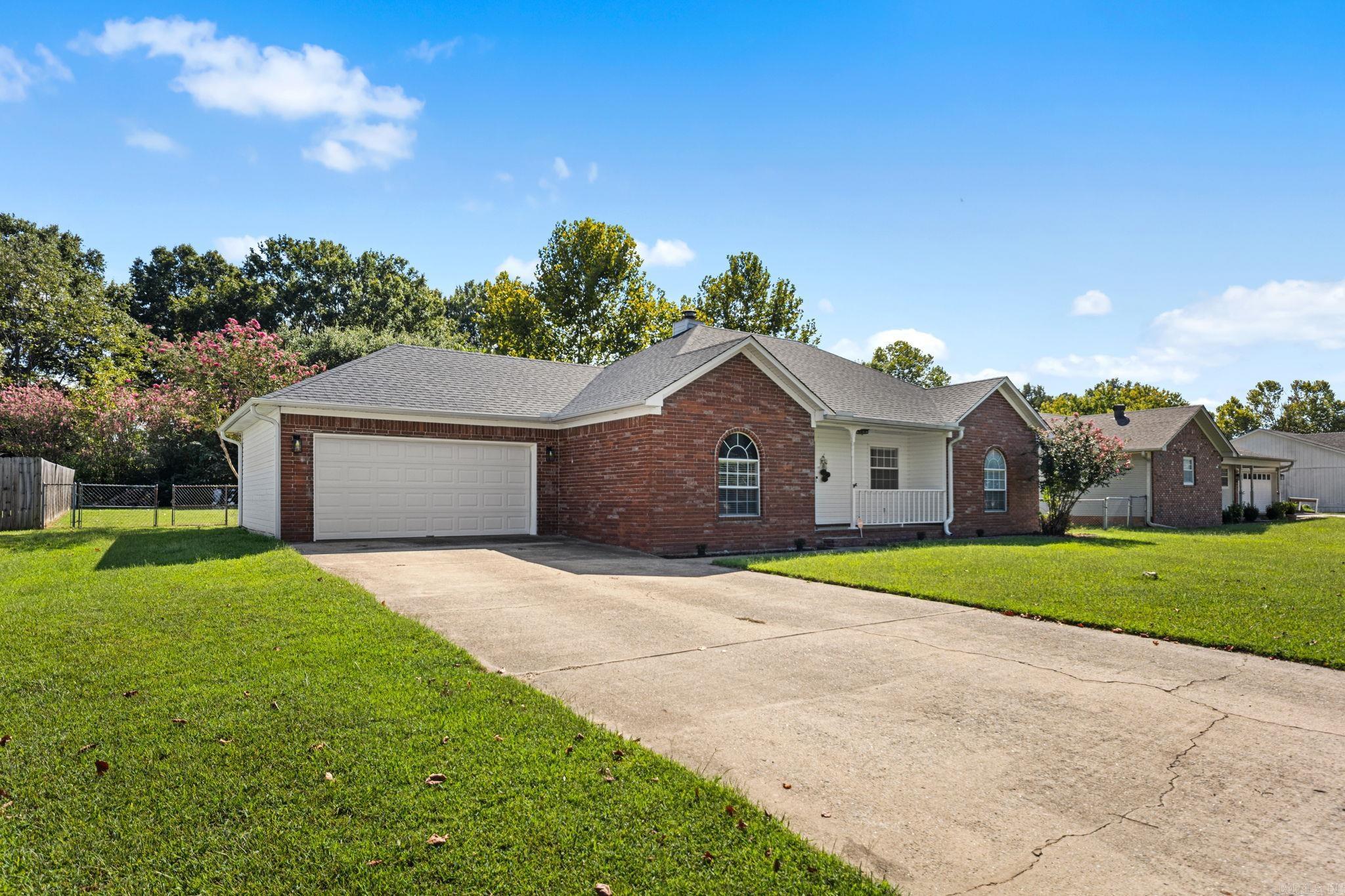 15 Red Oak Drive — photo 3