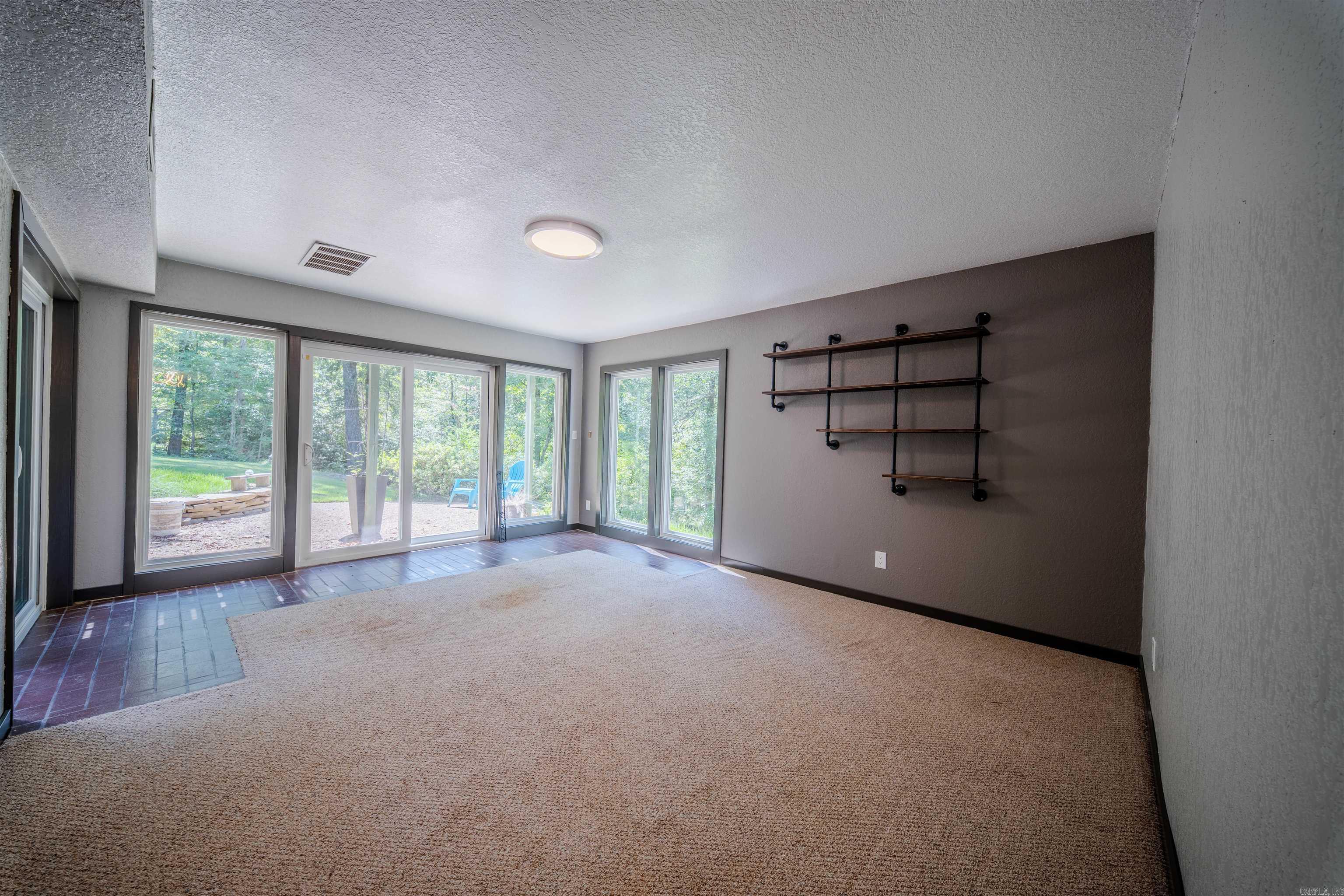 24 Chaffee Creek  Camden, AR