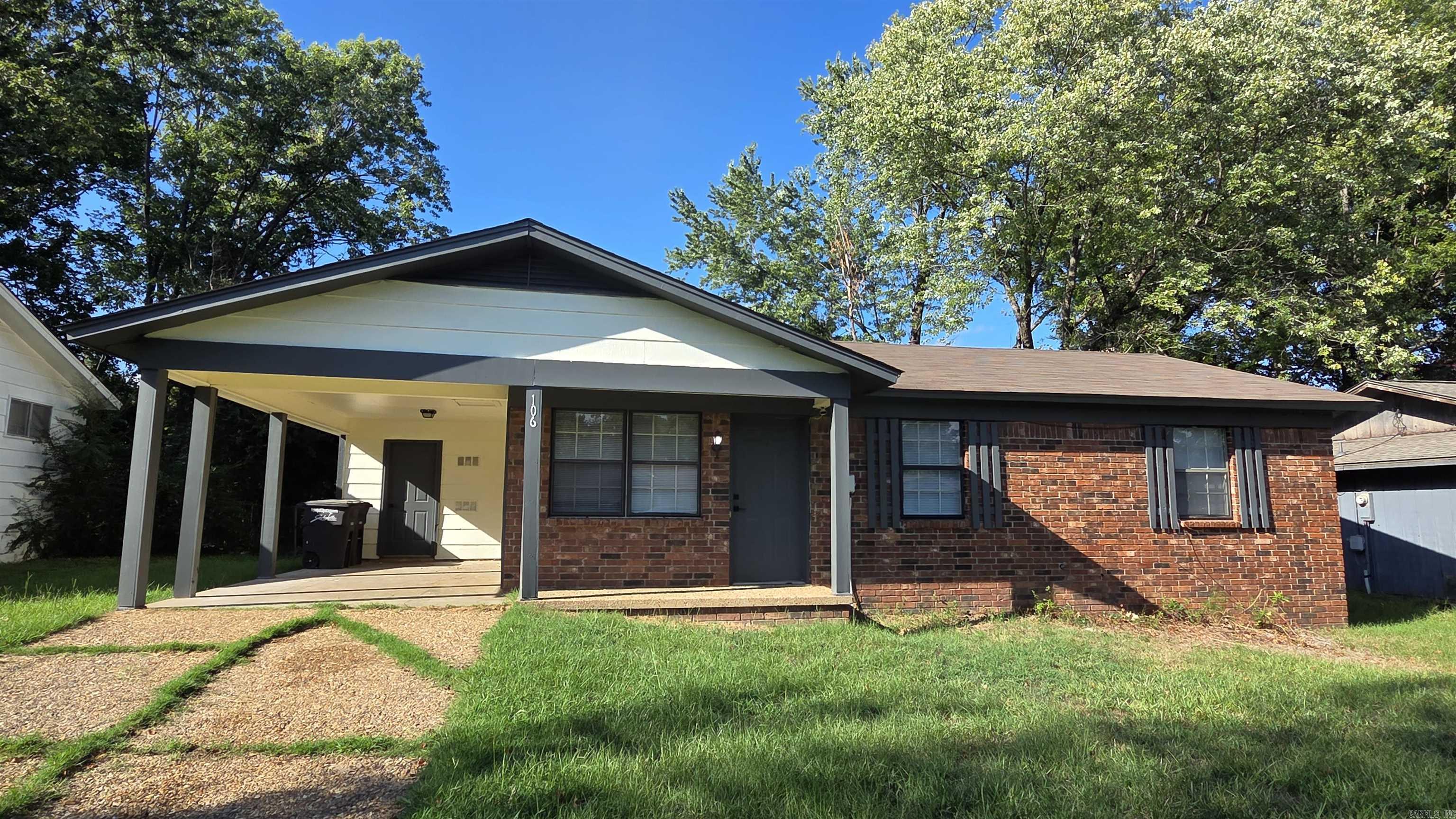 106 Santa Fe Trl — exterior