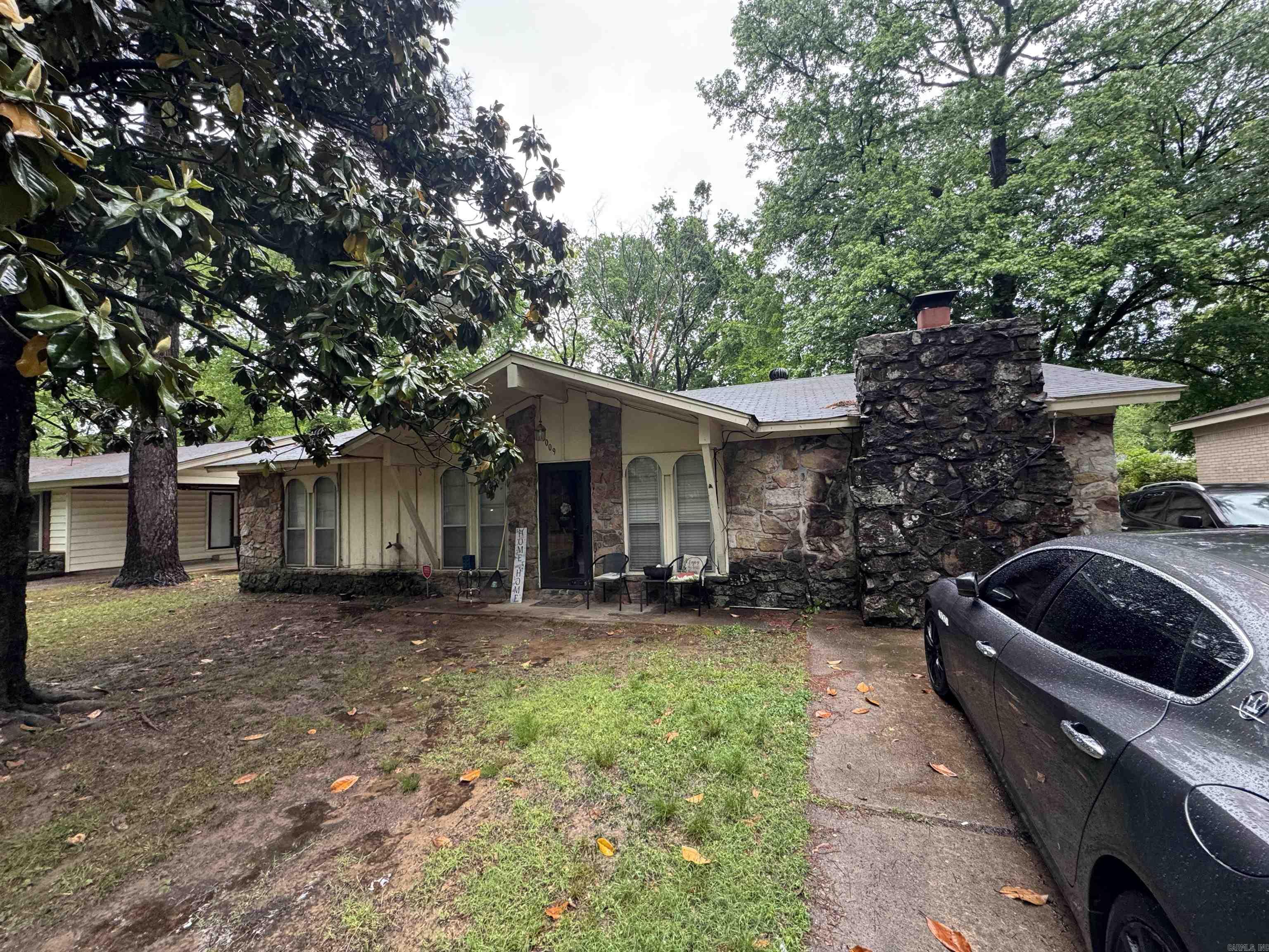 1009 Towering Oaks Dr — exterior
