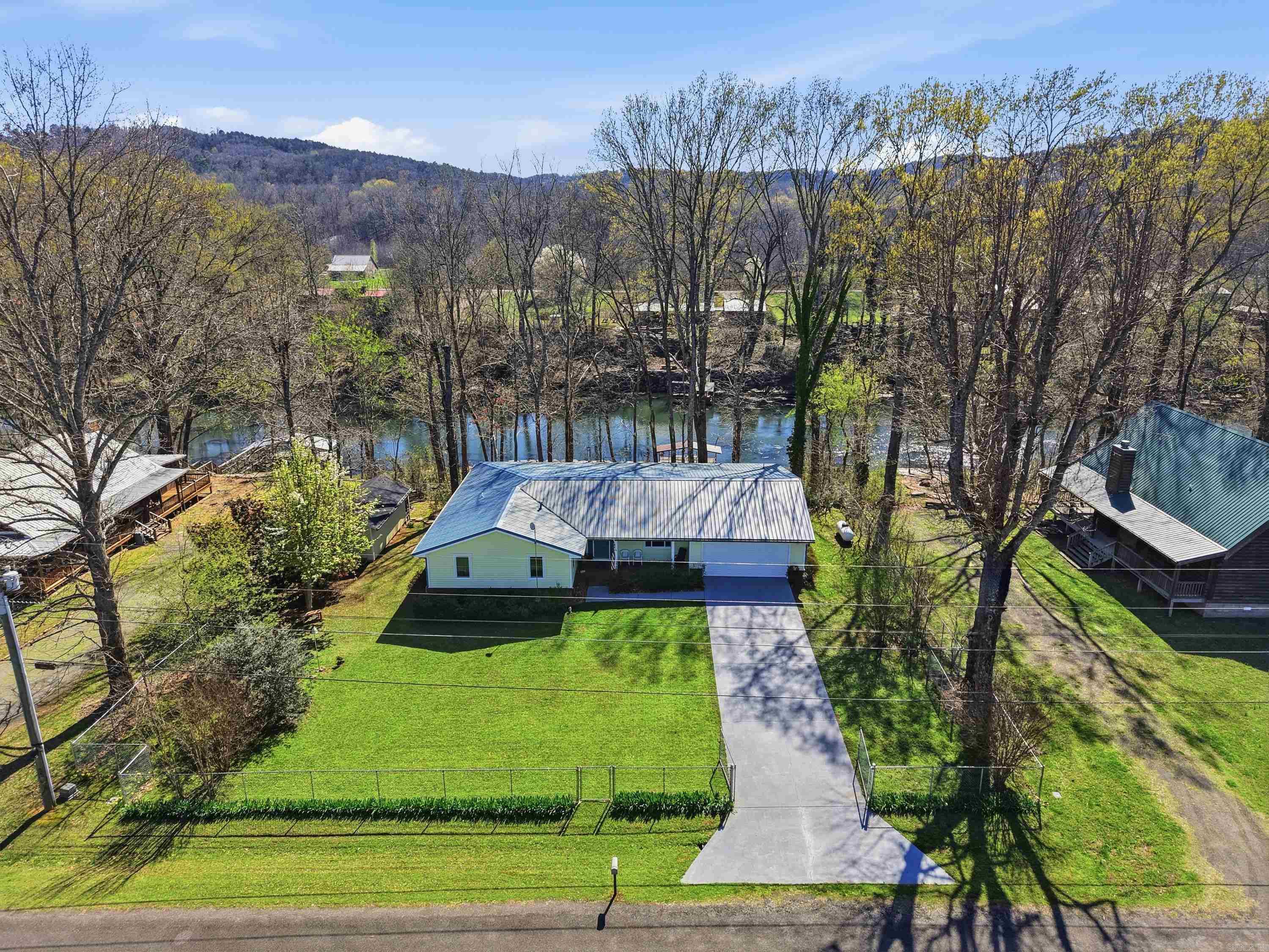 279 River Drive Est Pangburn, AR 72121