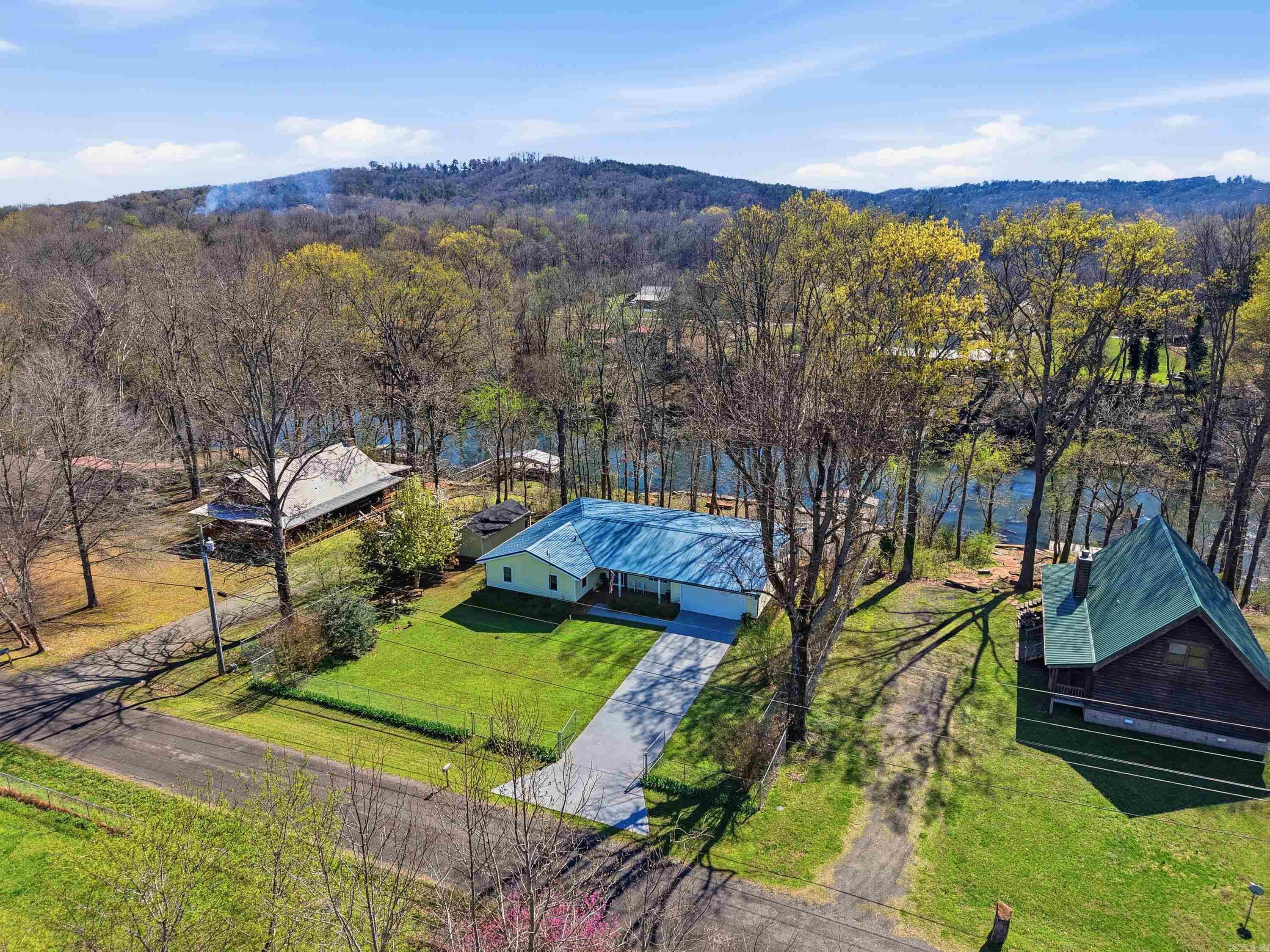 279 River Drive Est Pangburn, AR 72121