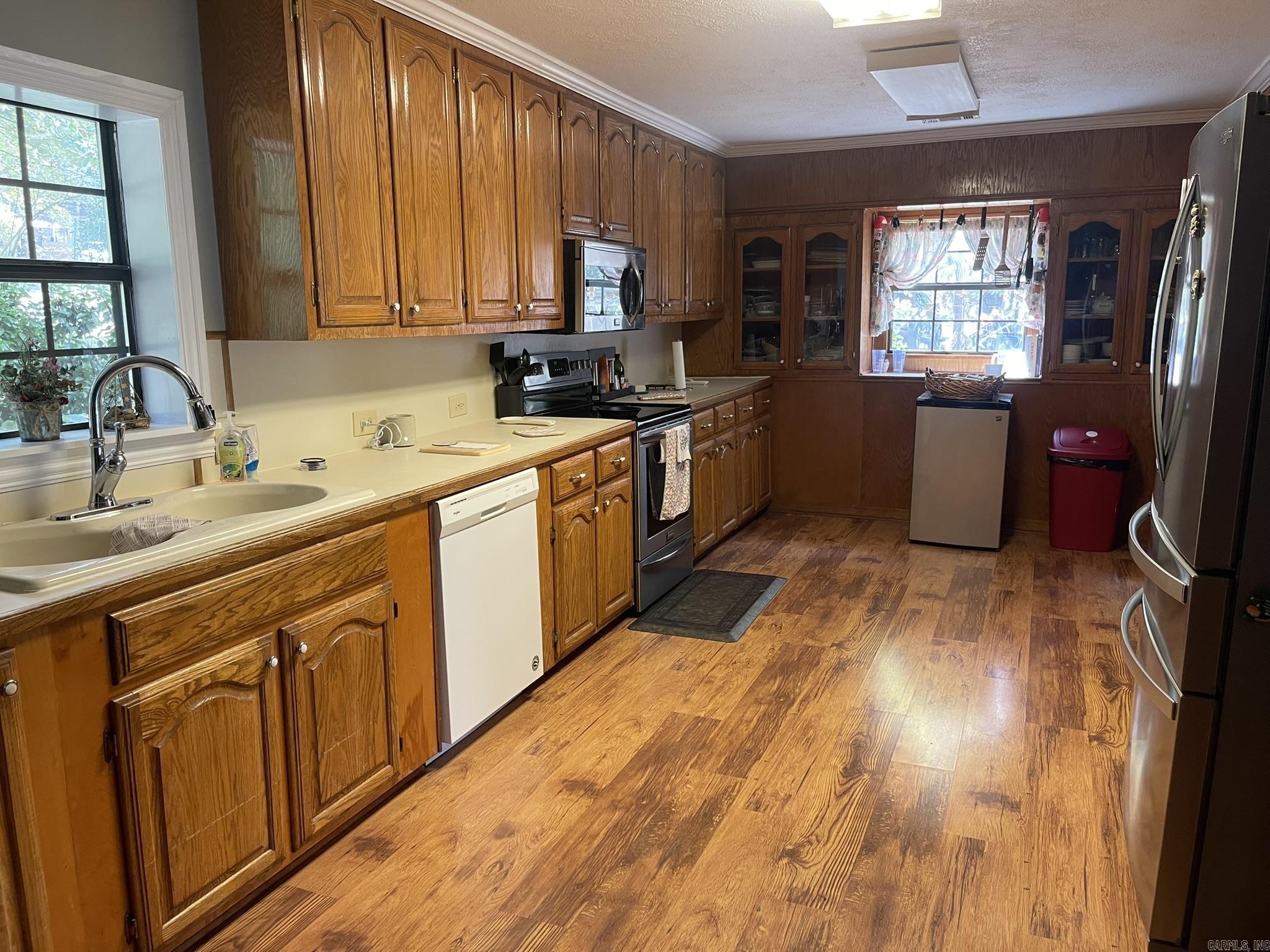 350 Round Mountain Lane  London, AR