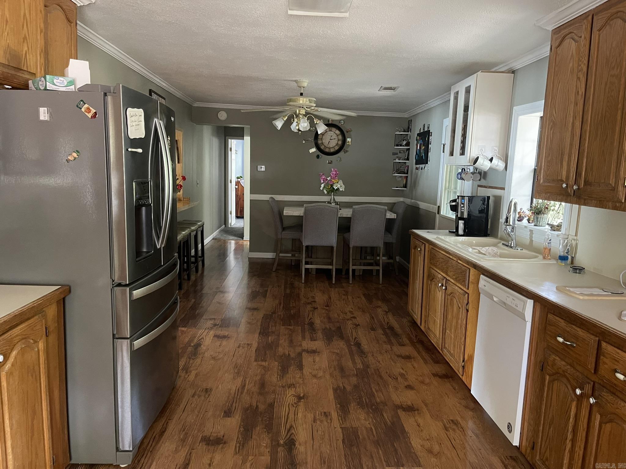 350 Round Mountain Lane  London, AR