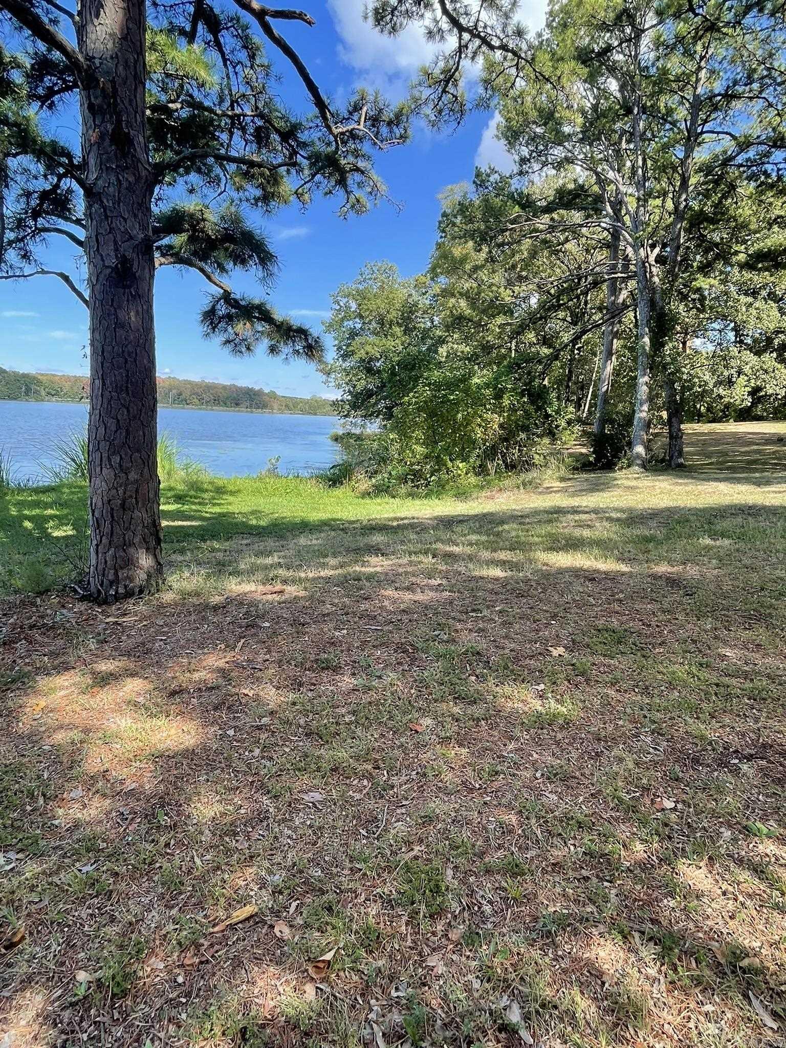 350 Round Mountain Lane  London, AR