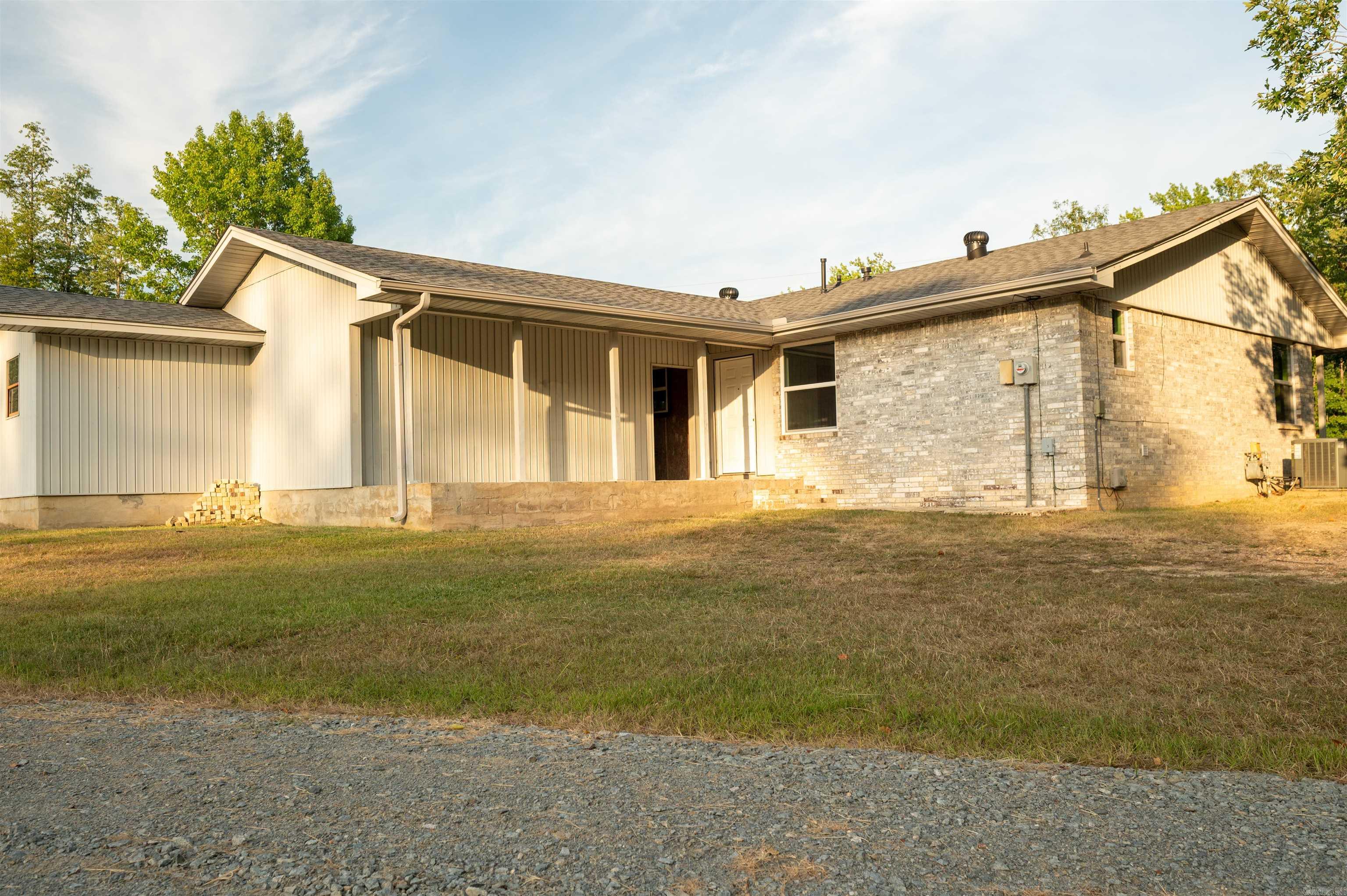 10211 Highway 190  Benton, AR