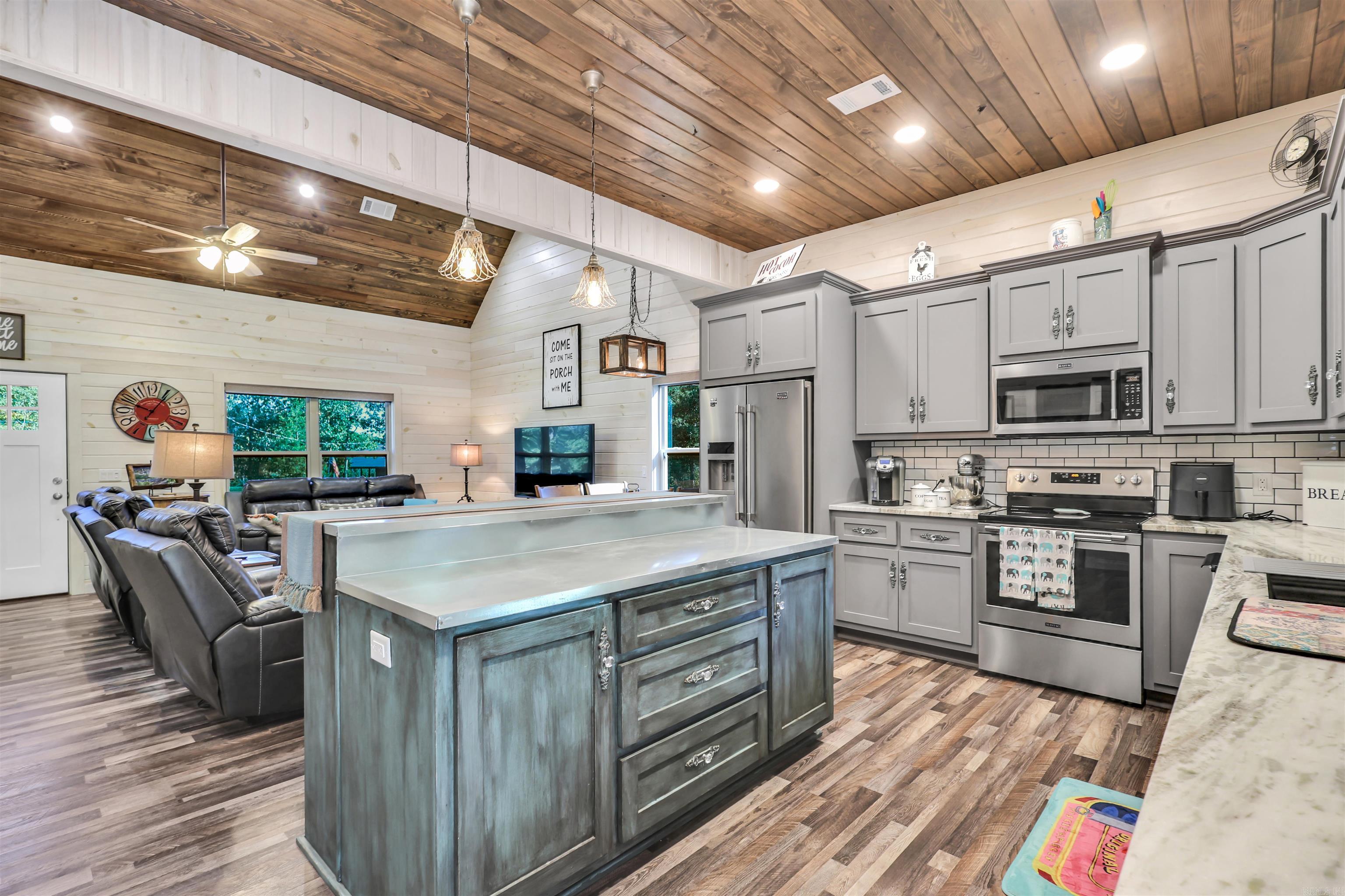 24 Riverchase Drive Glenwood, AR 71943