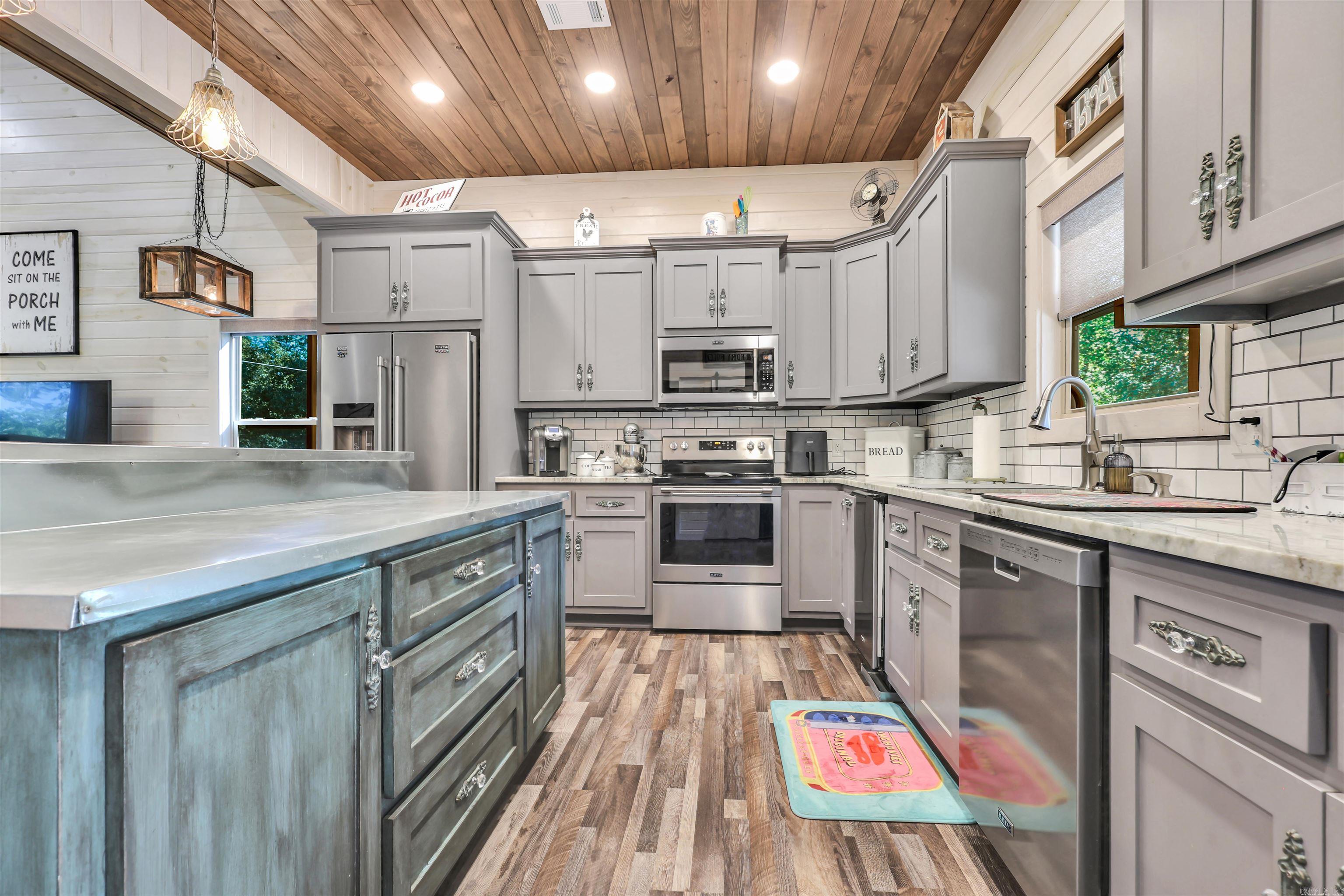 24 Riverchase Drive Glenwood, AR 71943