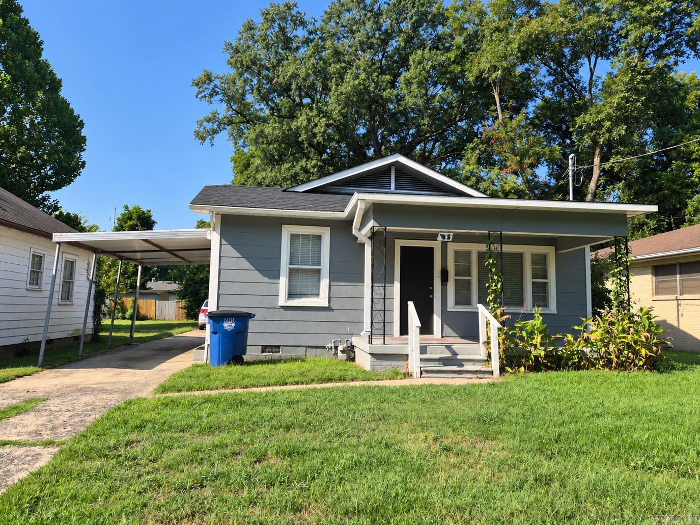 4700 Atkins St — exterior