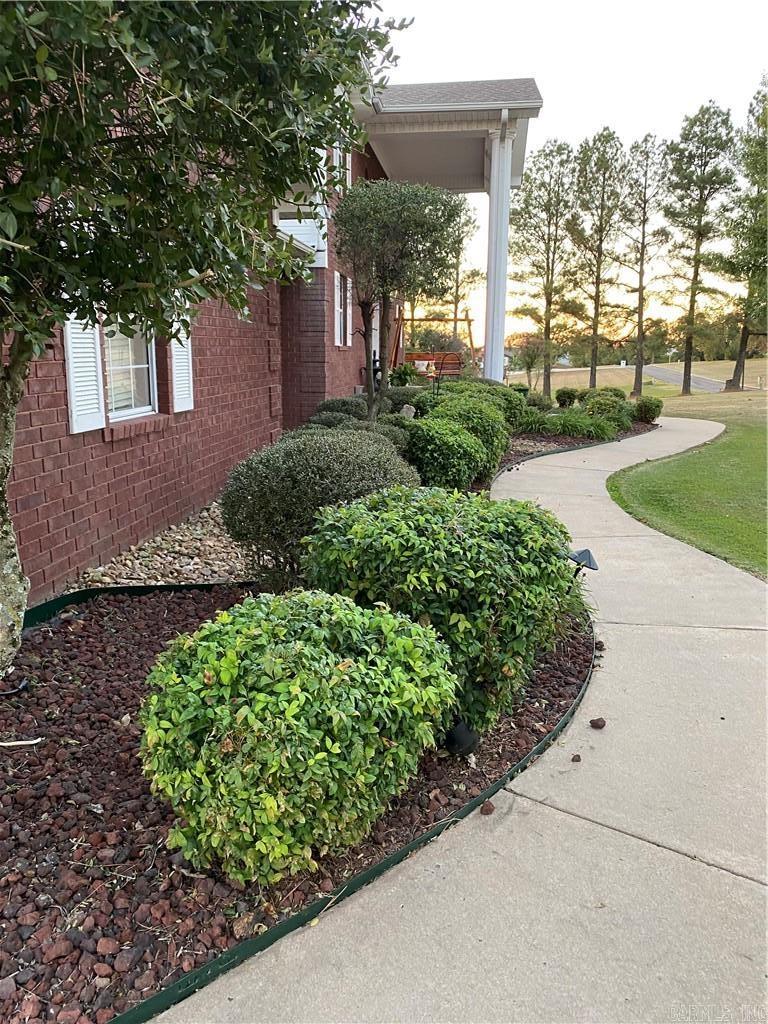 3 Bluff Dr Russellville, AR 72802