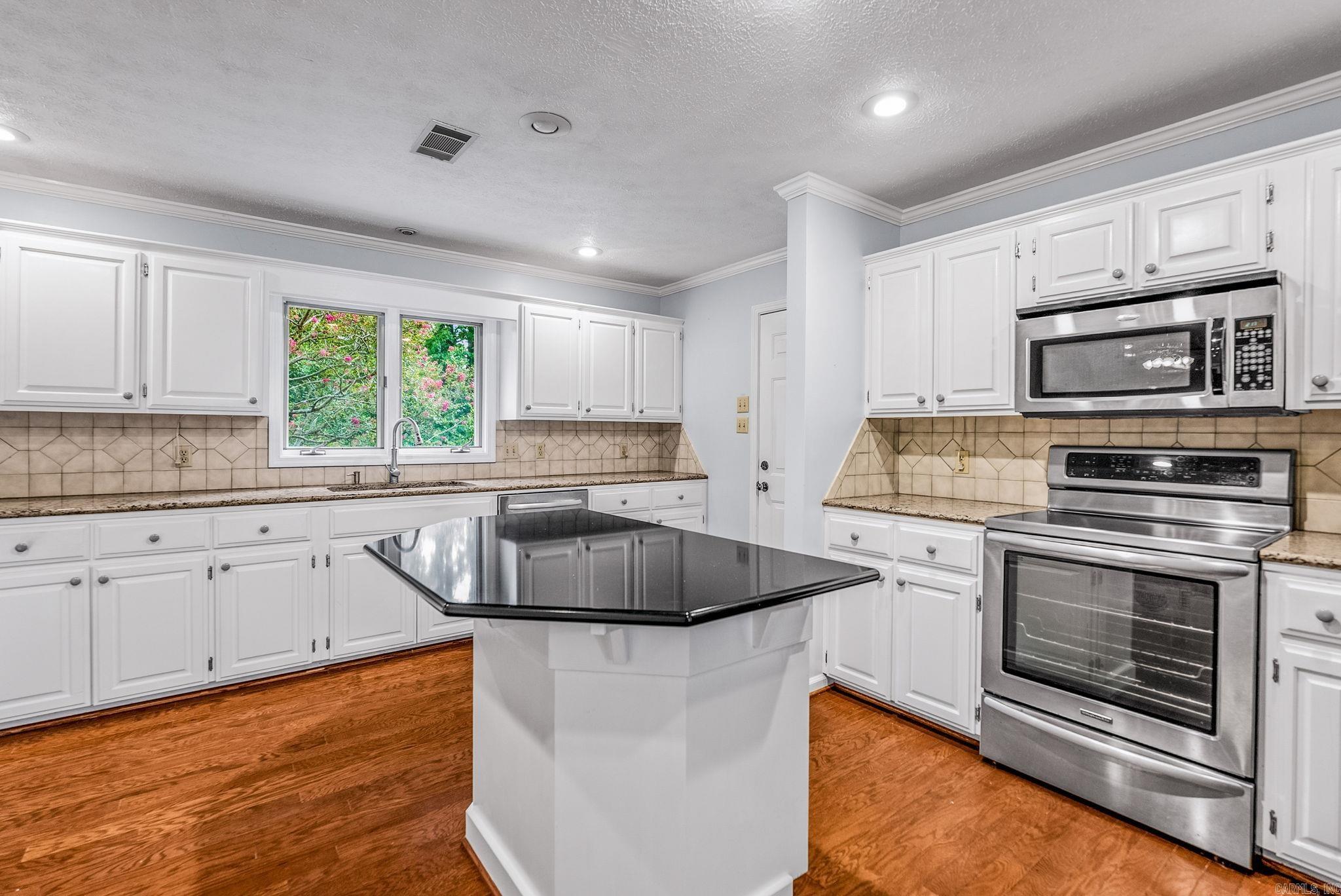 1501 Quail Creek  Conway, AR