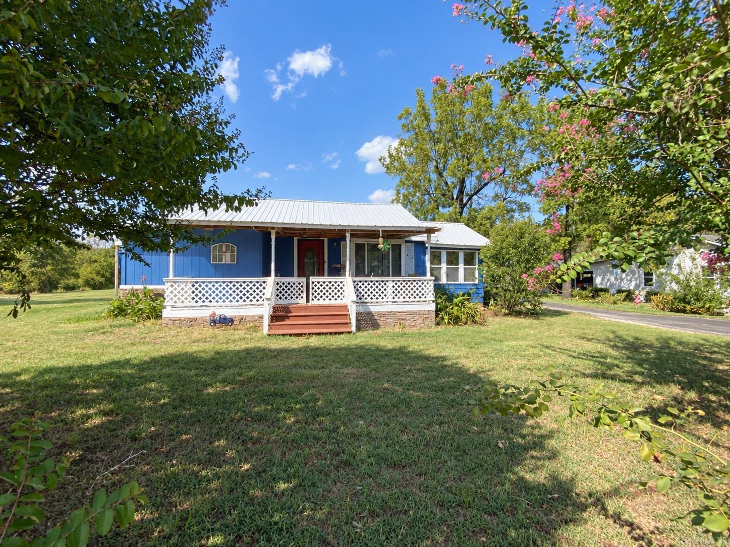 10596 Us Highway 64  London, AR