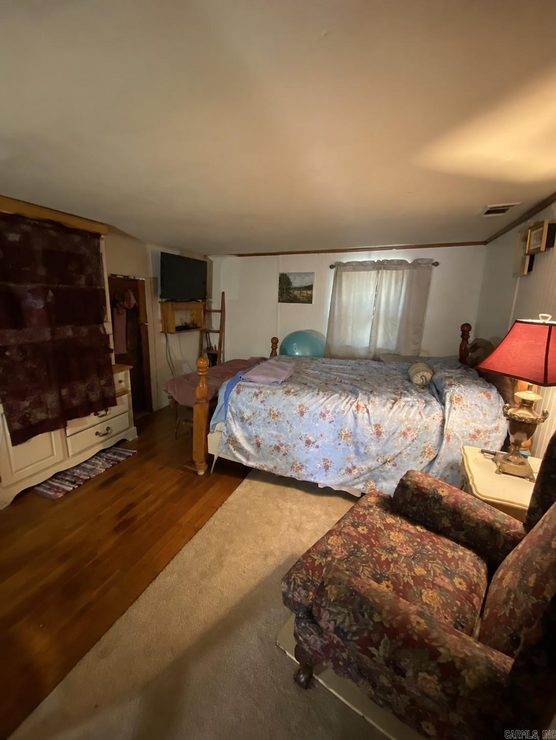 10596 Us Highway 64  London, AR