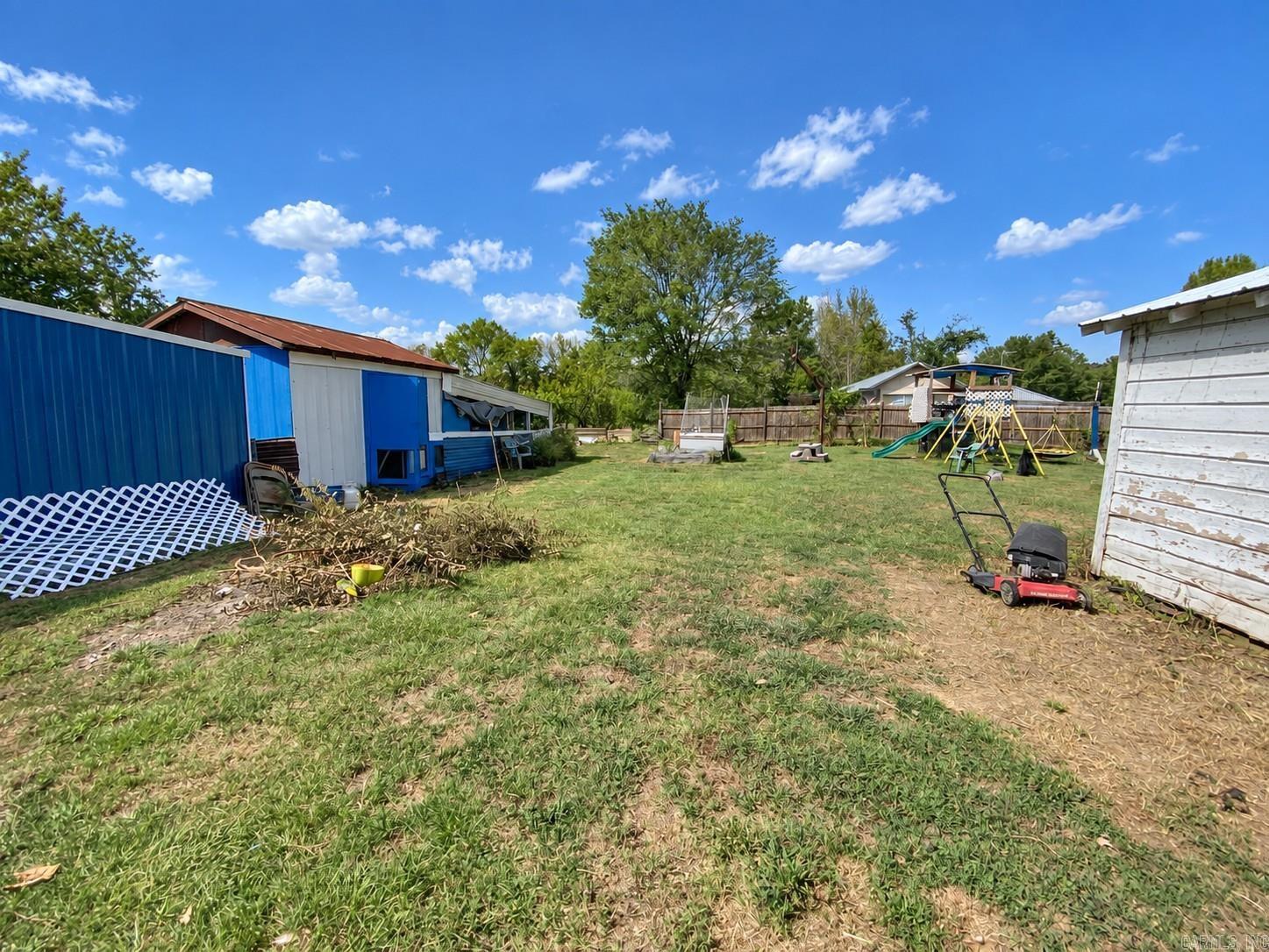 10596 Us Highway 64  London, AR