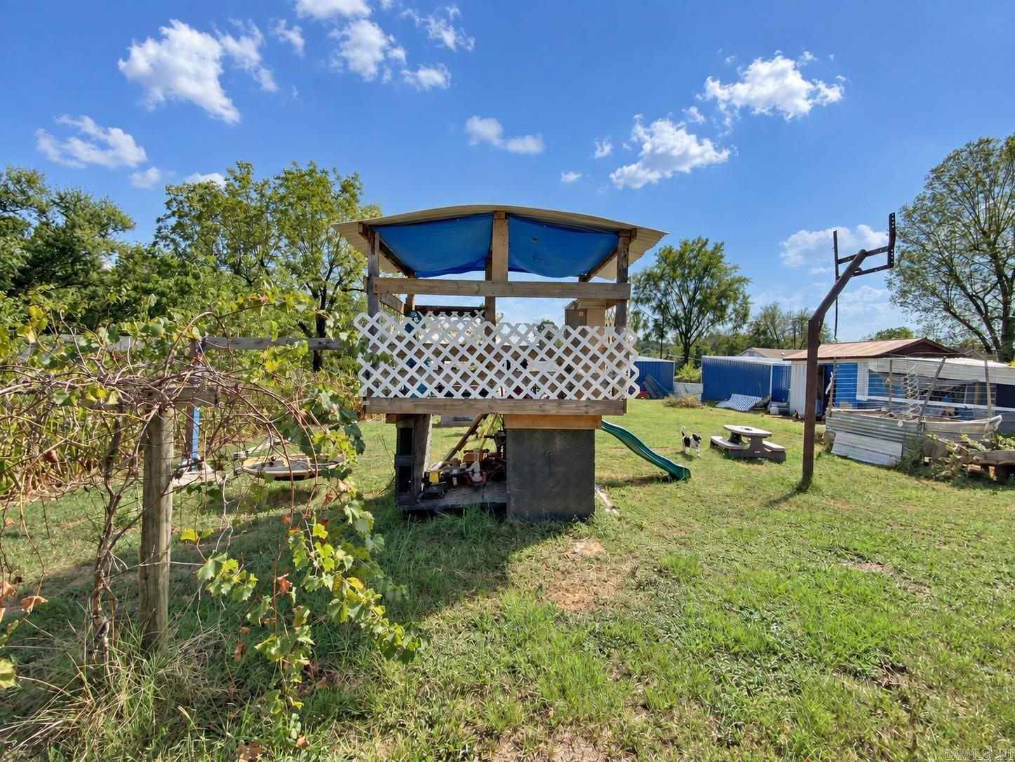 10596 Us Highway 64  London, AR
