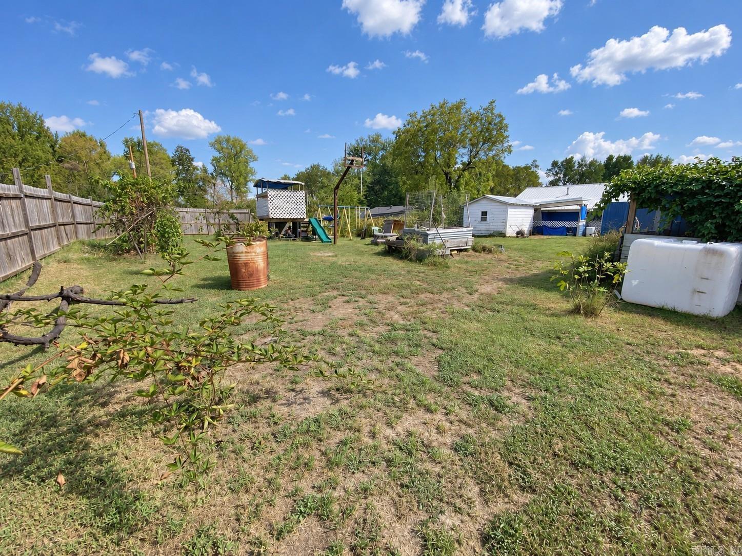 10596 Us Highway 64  London, AR