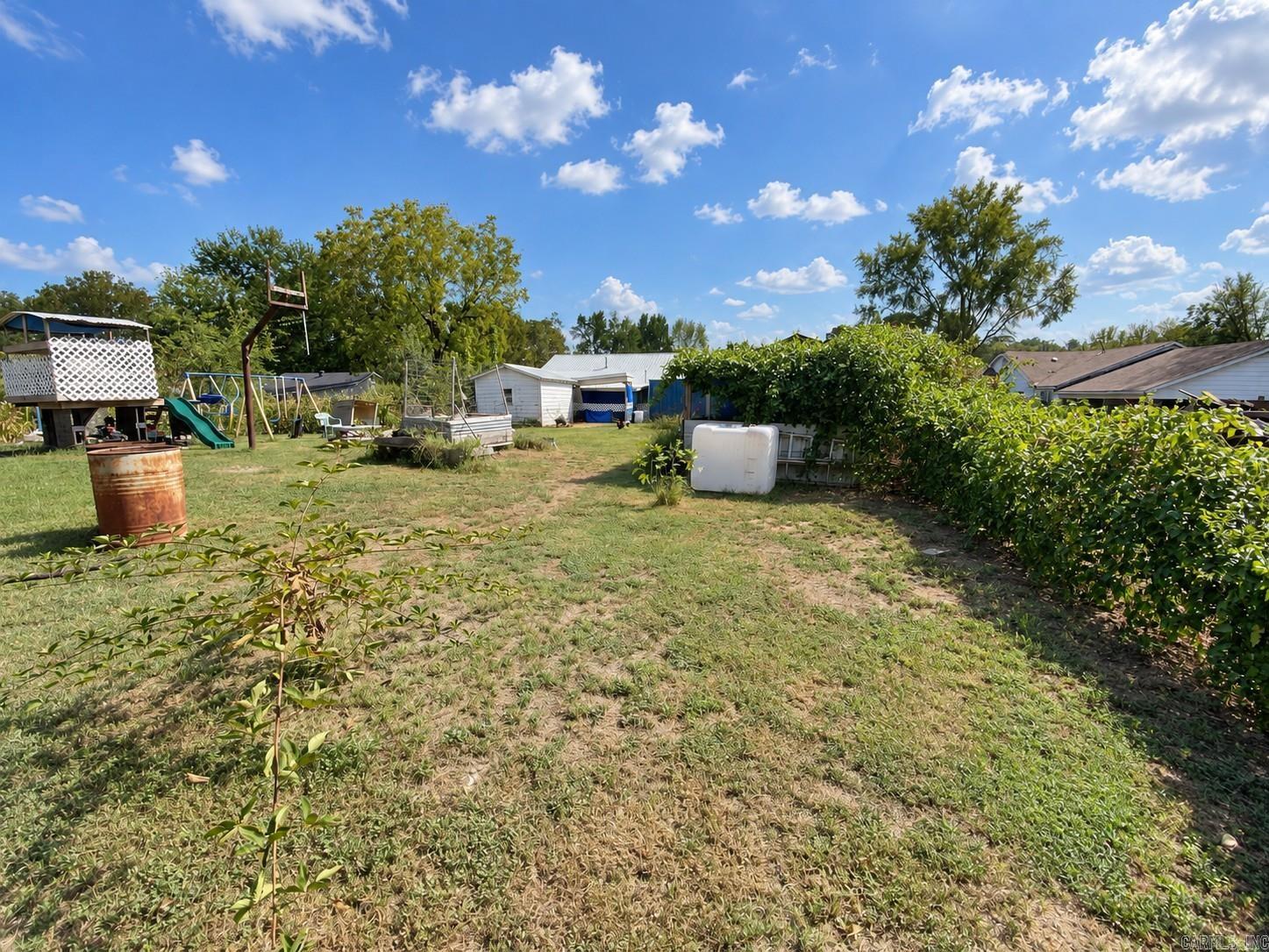 10596 Us Highway 64  London, AR