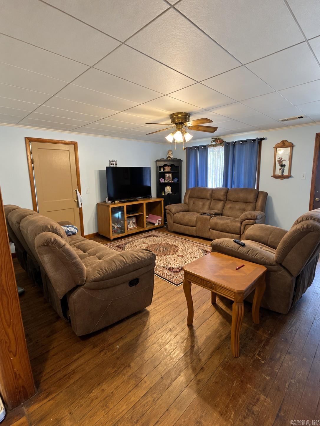 10596 Us Highway 64  London, AR