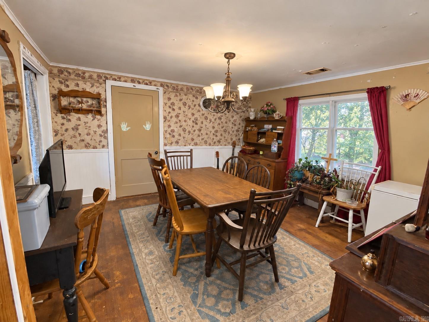 10596 Us Highway 64  London, AR