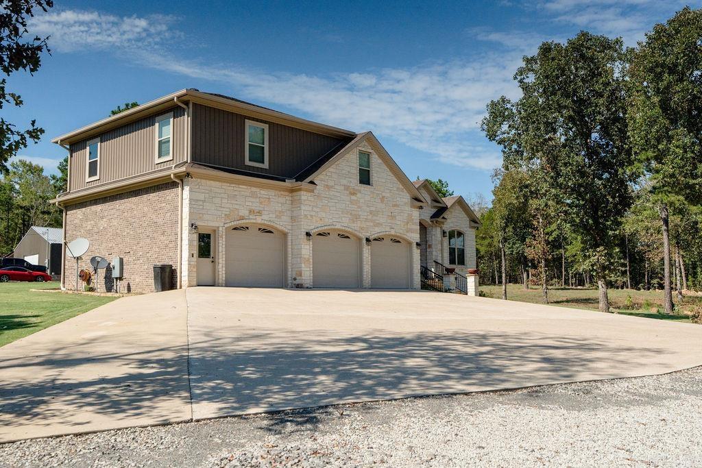 129 Industrial Park Drive — photo 2