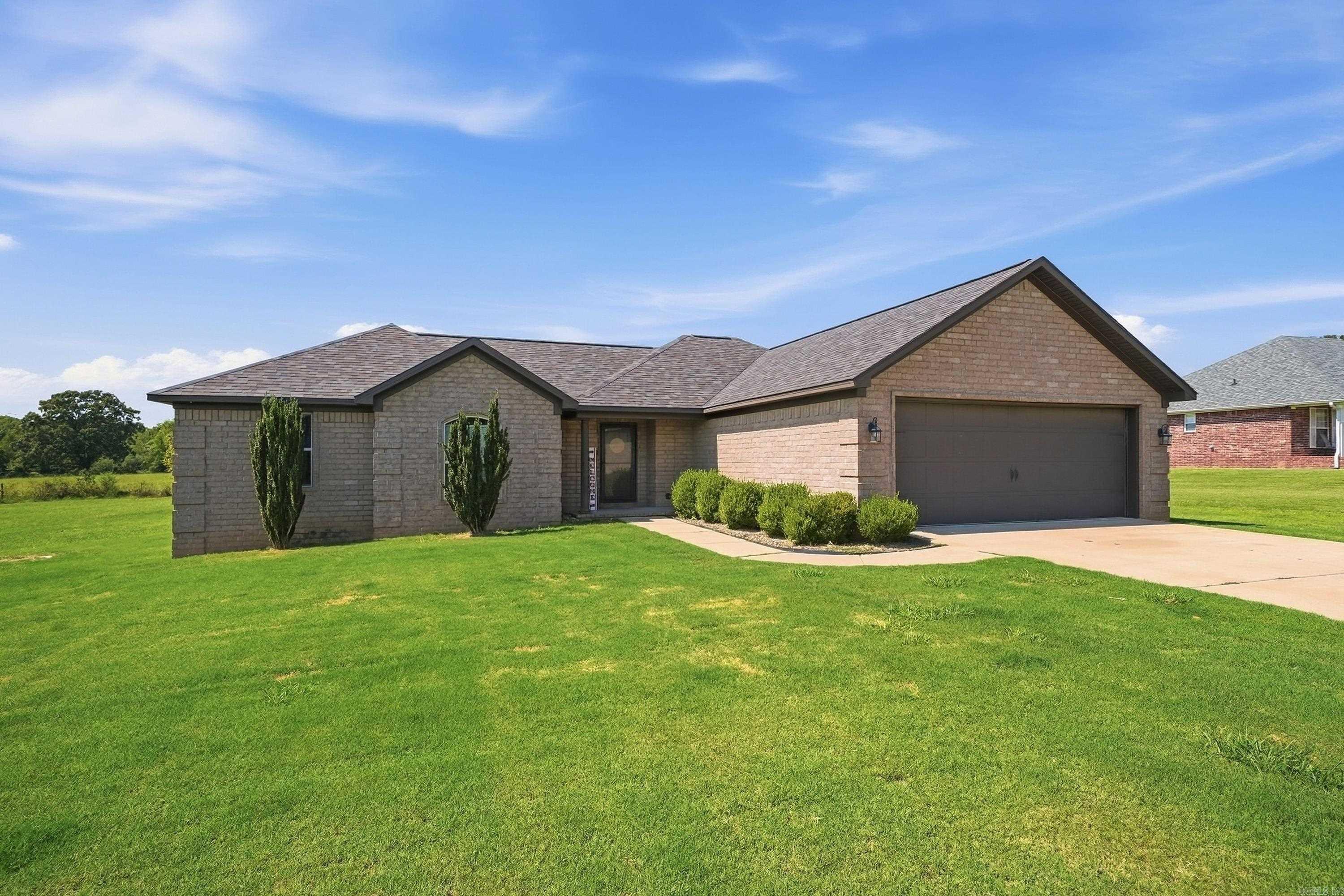 28 Kay Drive — photo 2