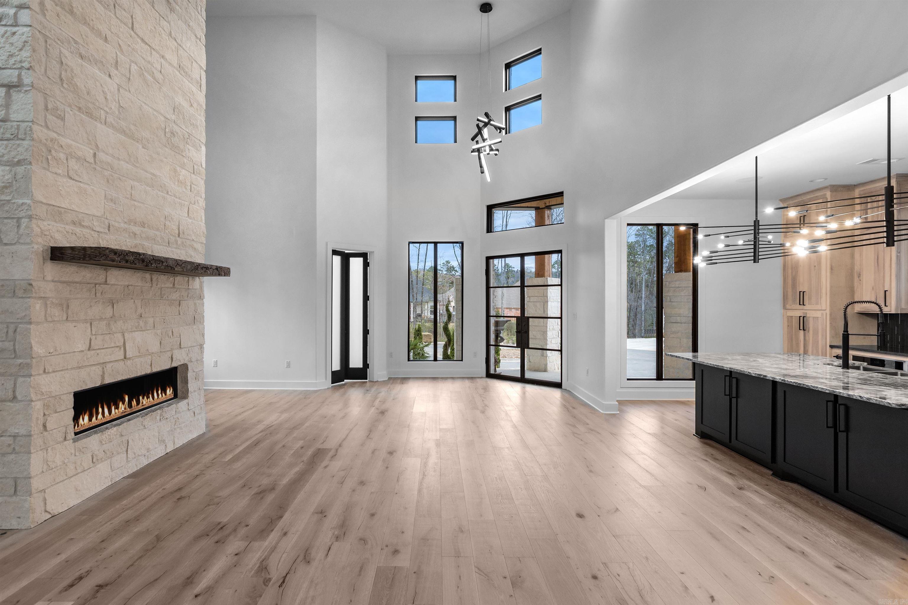 131 HALLEN Lane — photo 4