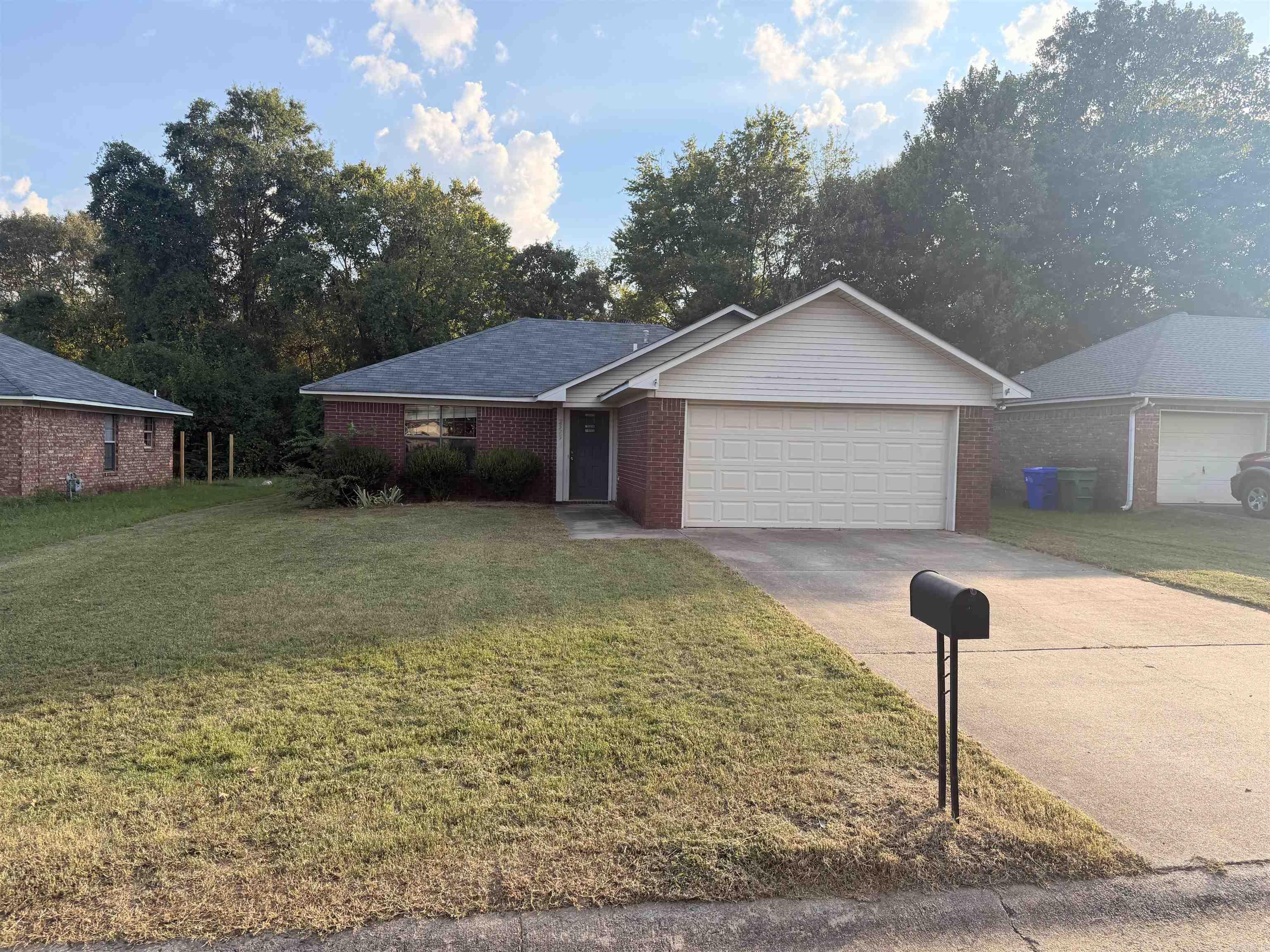 2575 winchester Drive — exterior