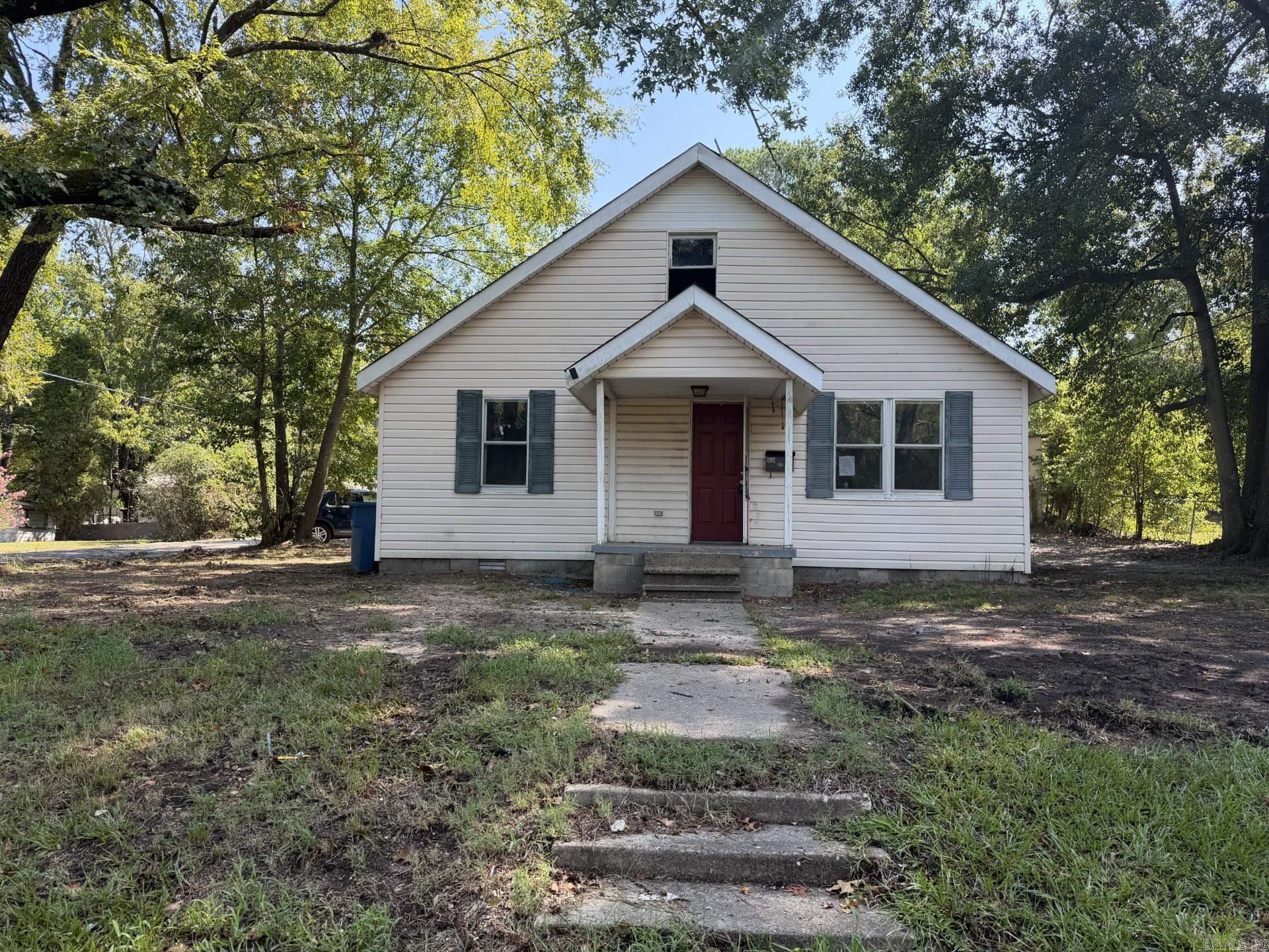 903 Owen Street — exterior