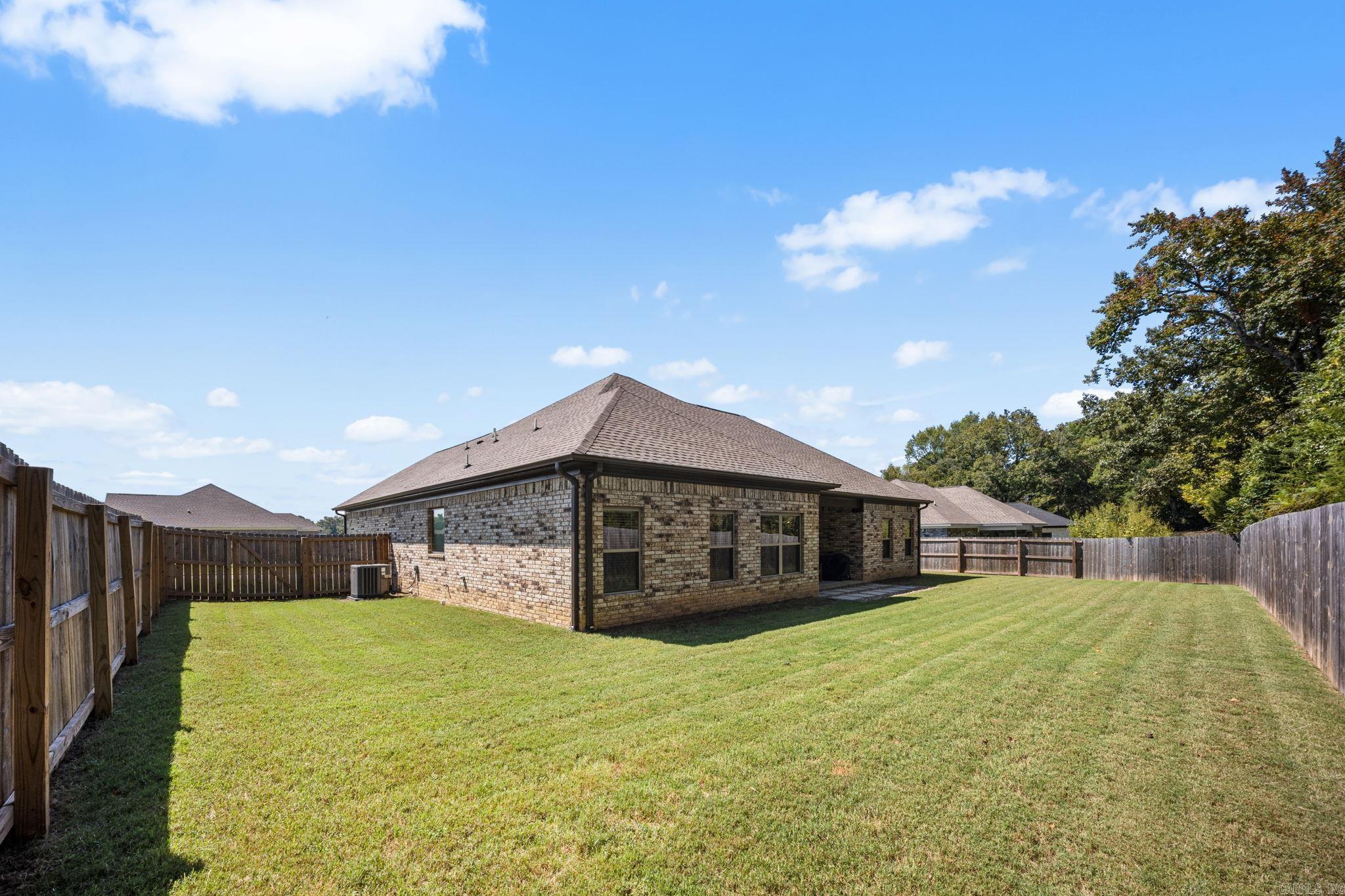 65 Lewis  Greenbrier, AR