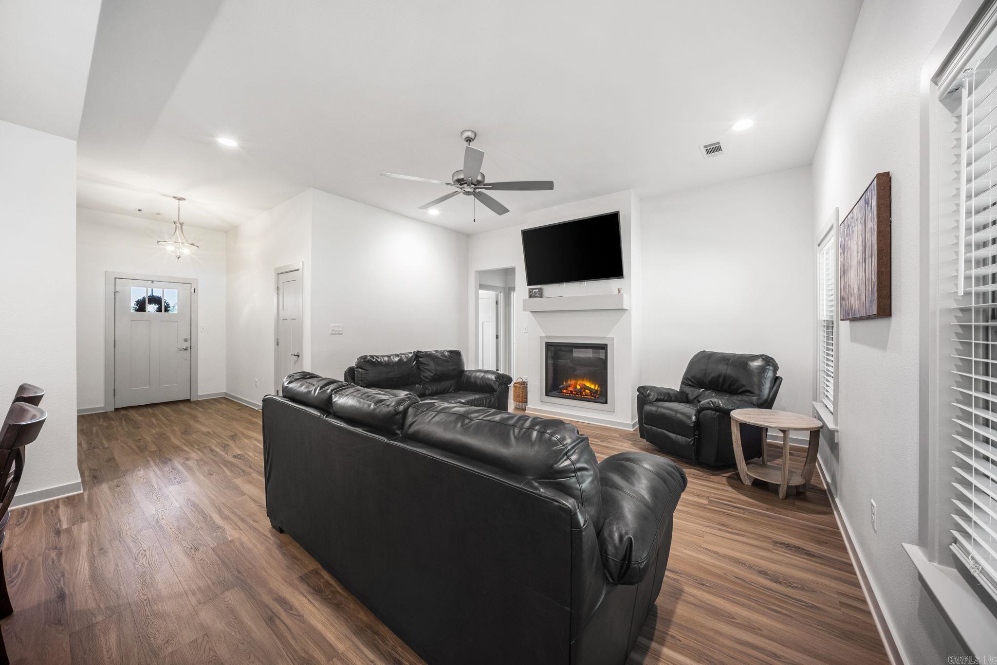 65 Lewis  Greenbrier, AR