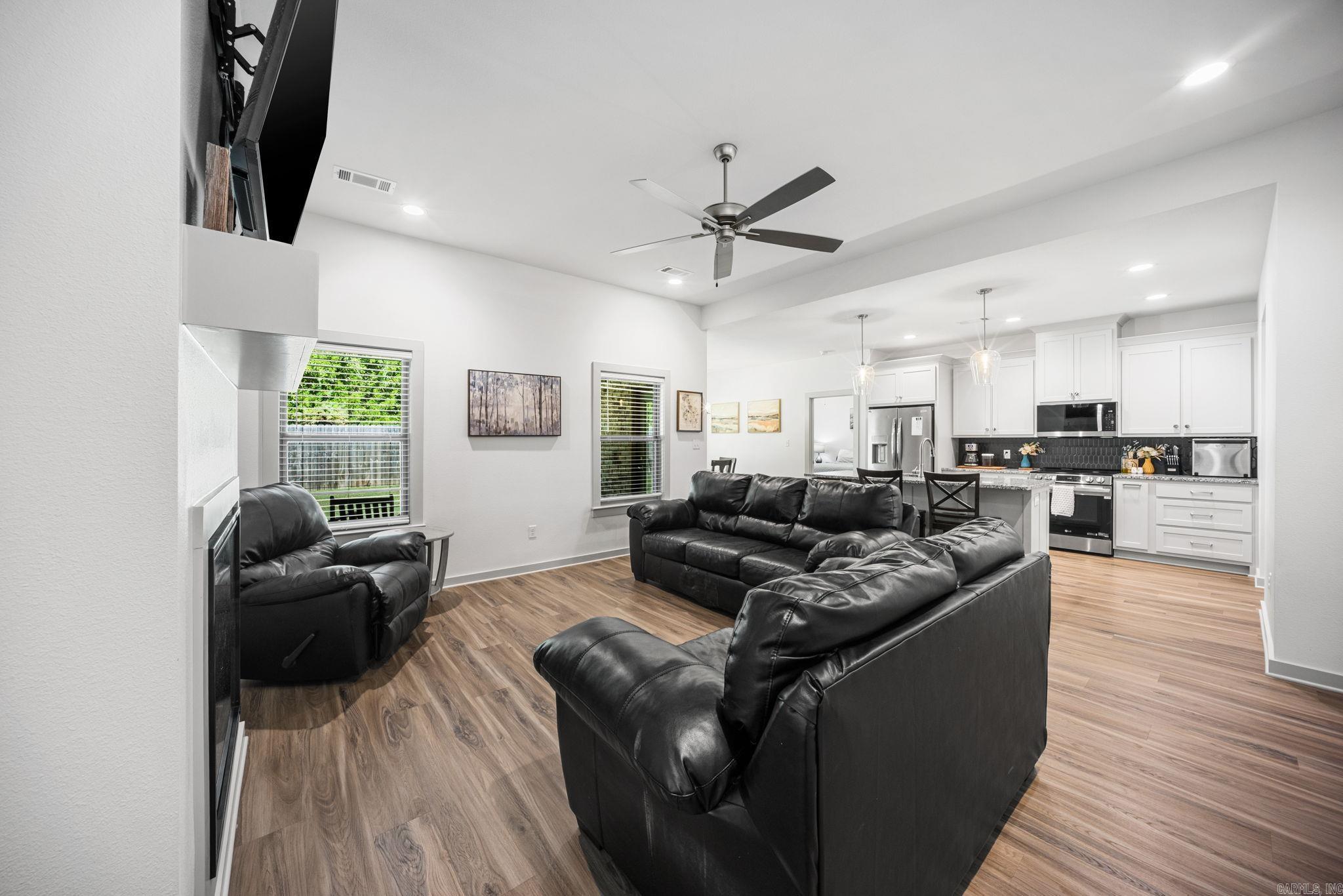 65 Lewis  Greenbrier, AR