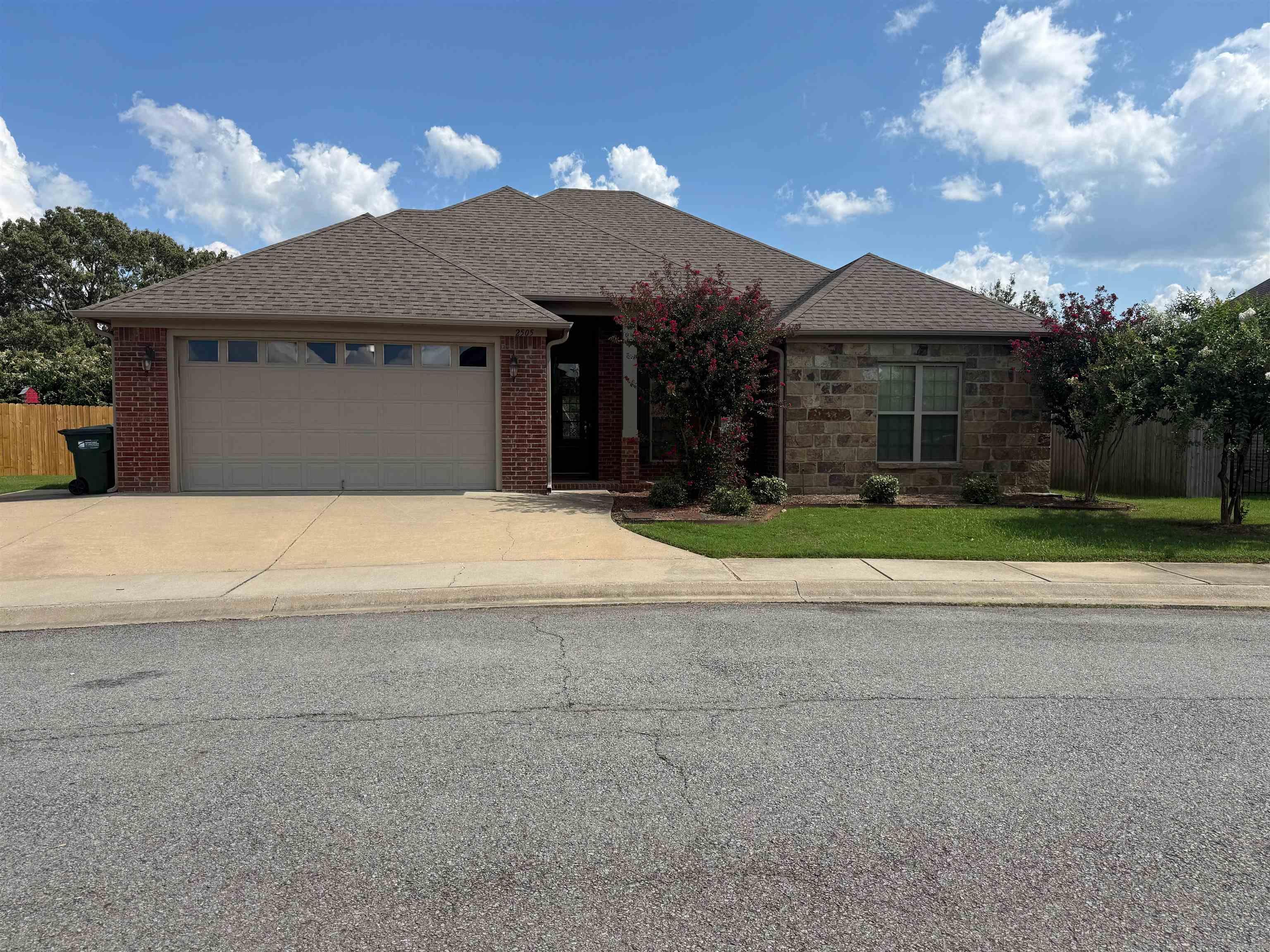 2505 EIGHTEEN Loop — photo 3